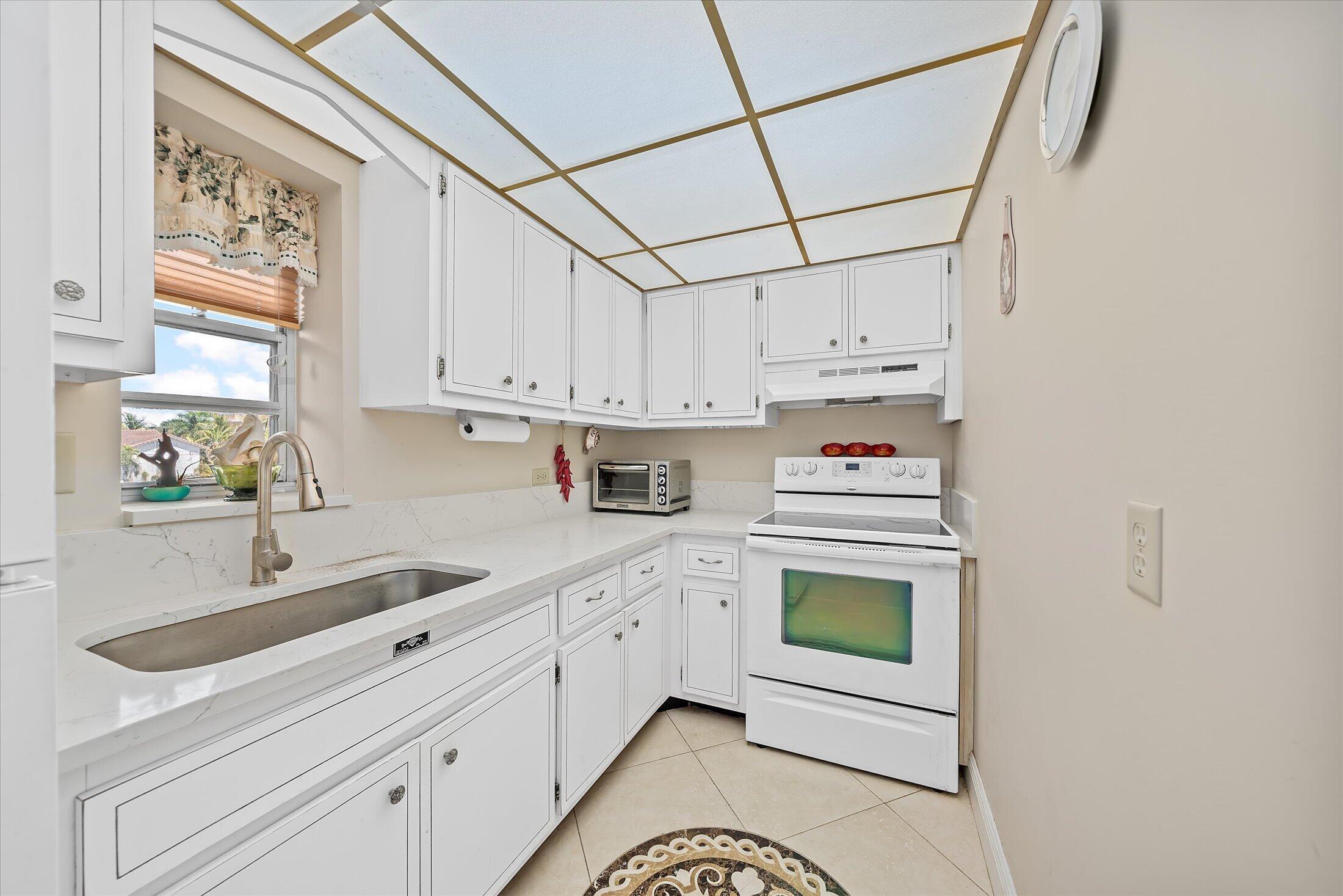 3201 Ne 14th Street Causeway 209 Property Photo 7