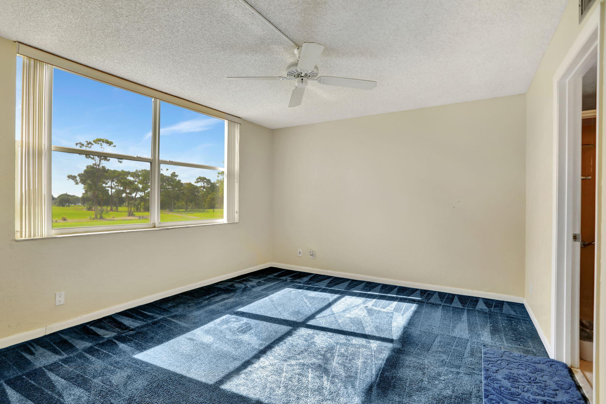 F10548779 Property Photo 21