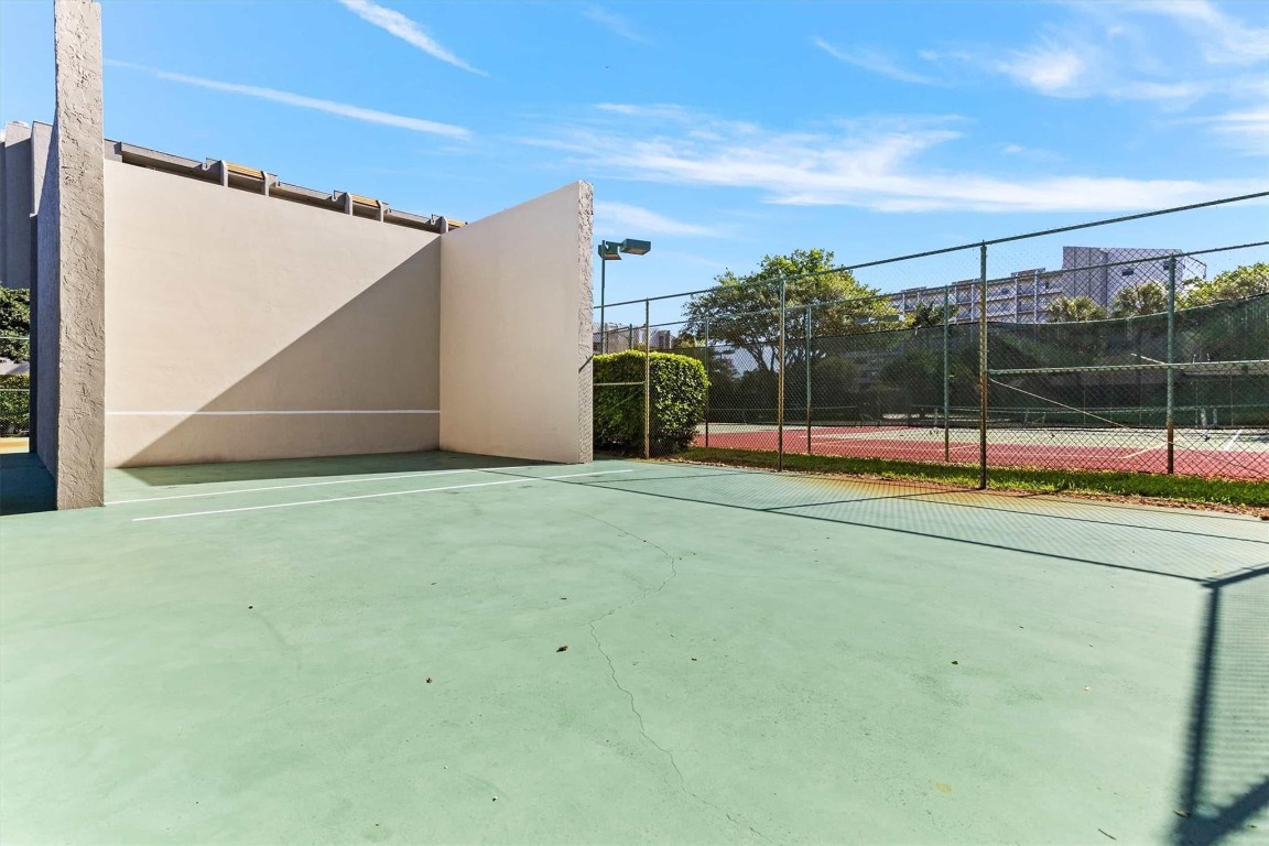 3910 Inverrary Boulevard 708-b Property Photo 57