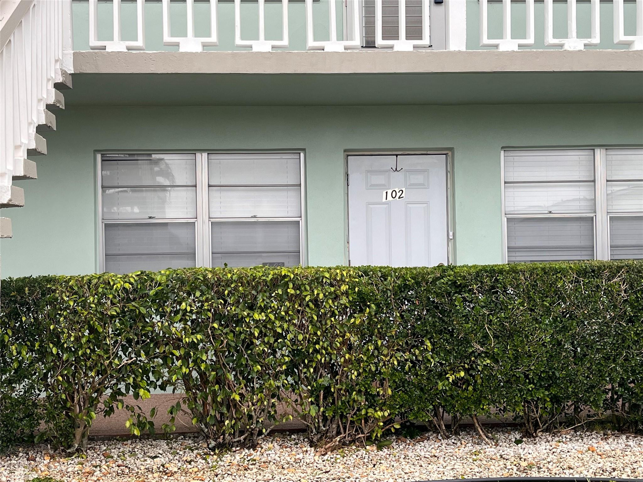 102 Somerset F 102 Property Photo 2