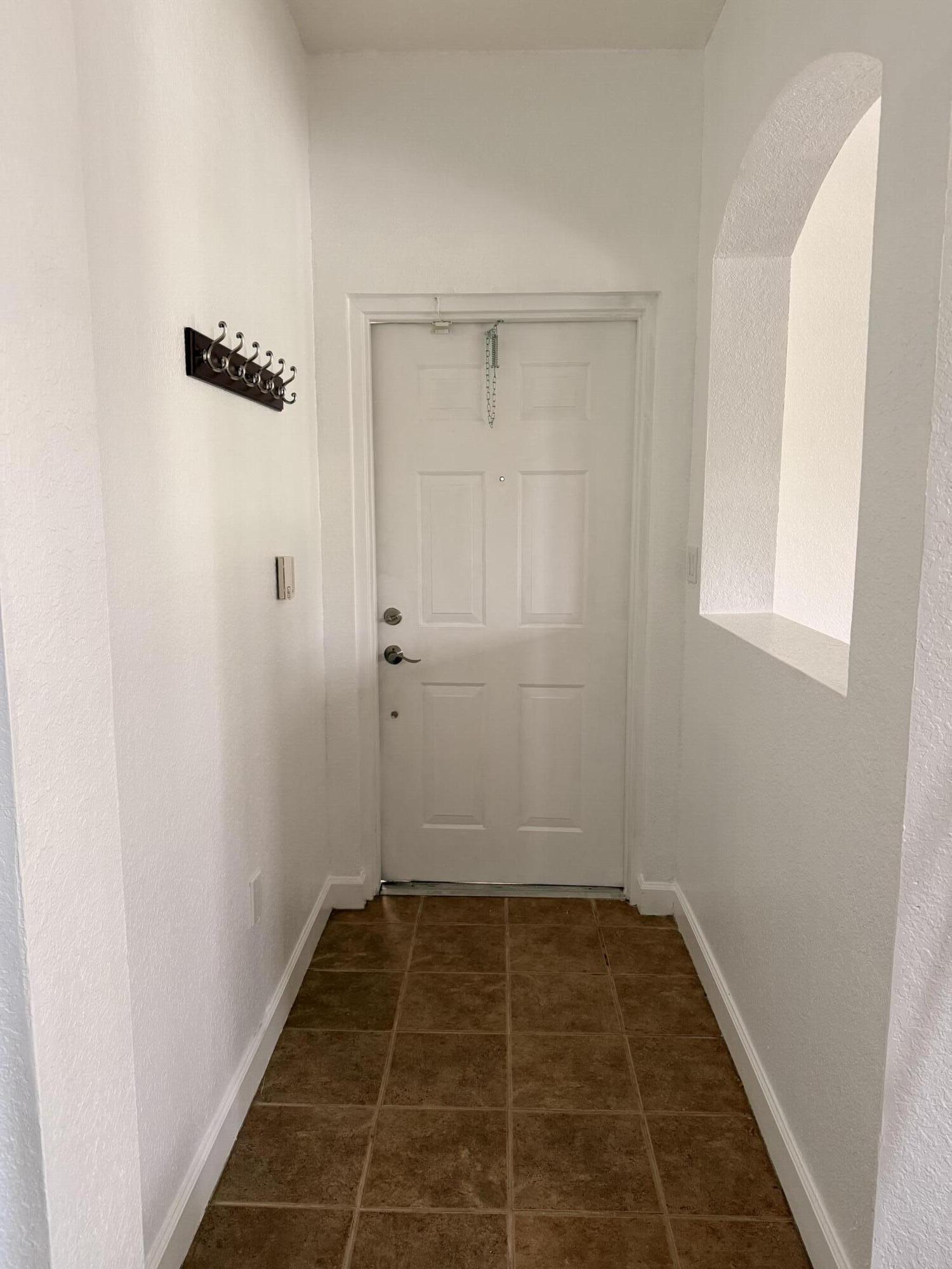 F10549021 Property Photo 6