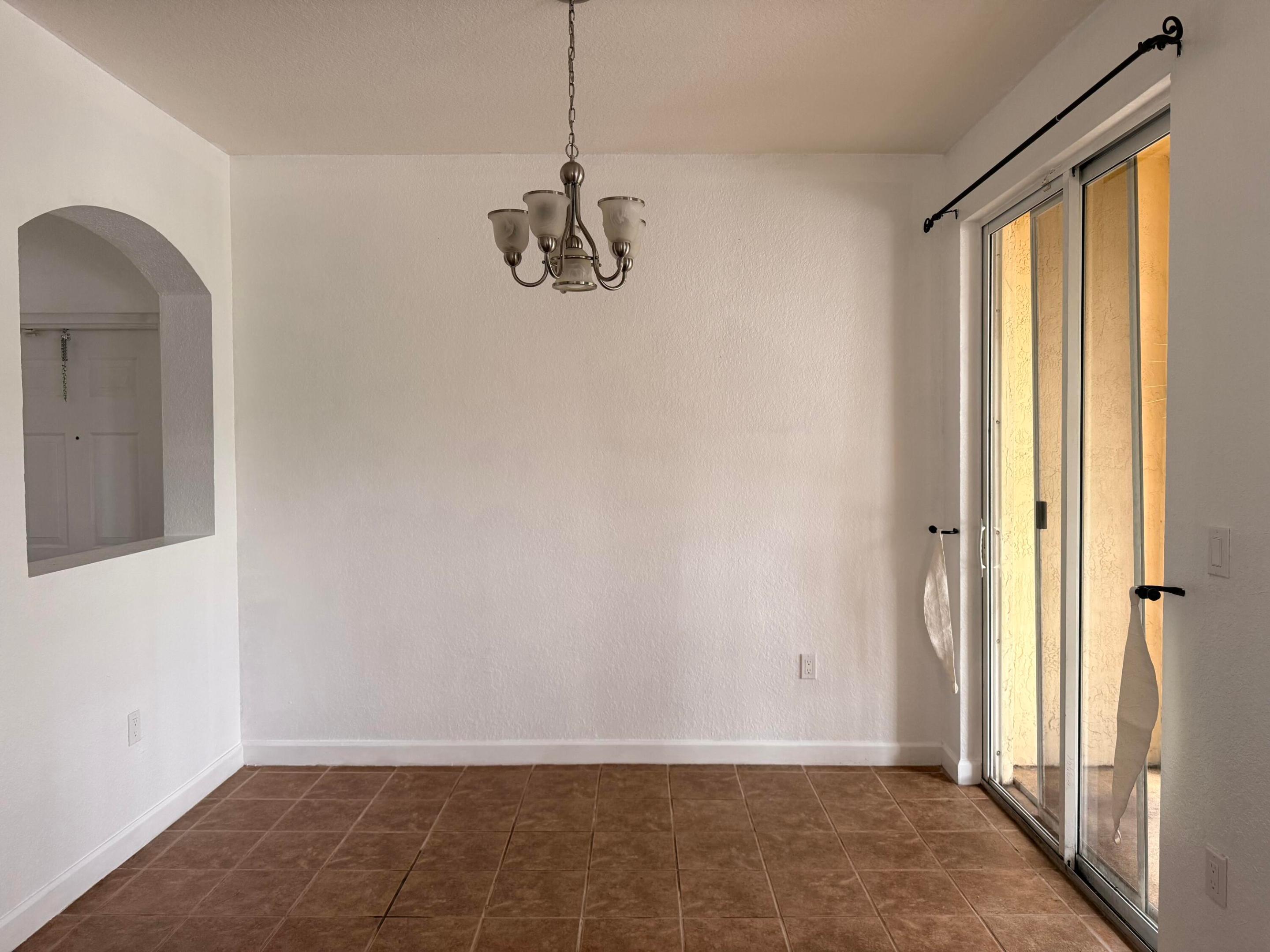 F10549021 Property Photo 7