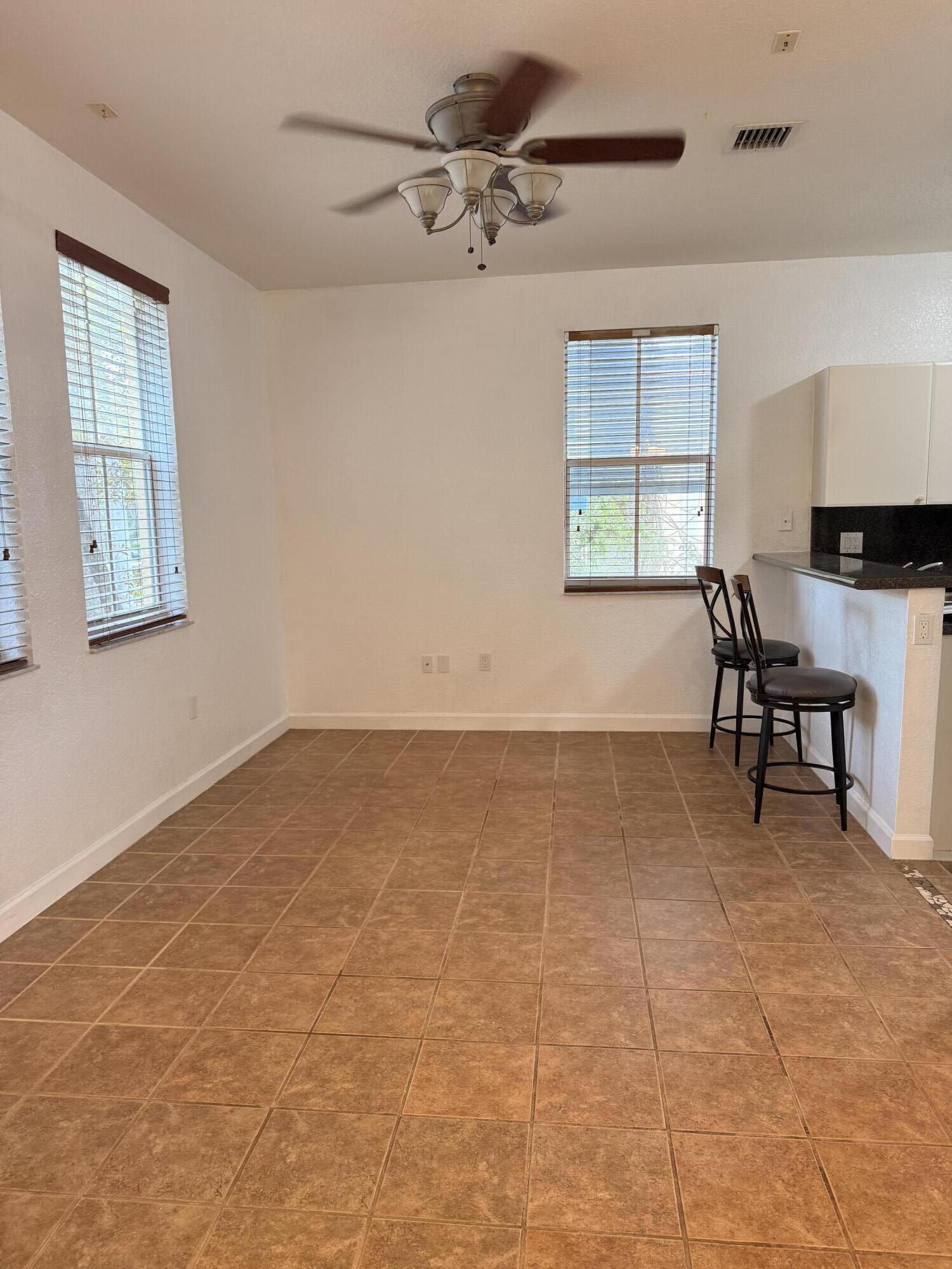 F10549021 Property Photo 8