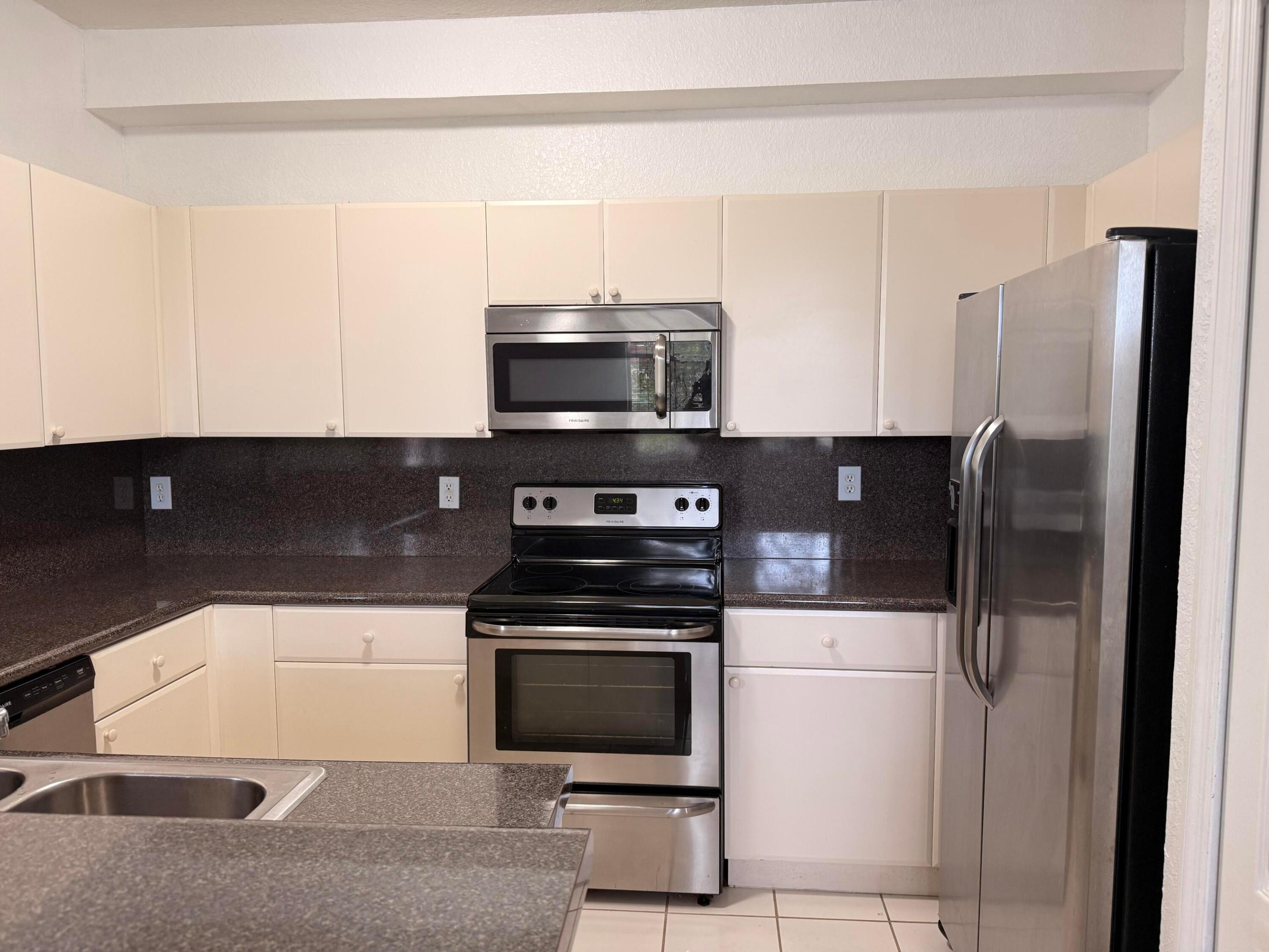 F10549021 Property Photo 10