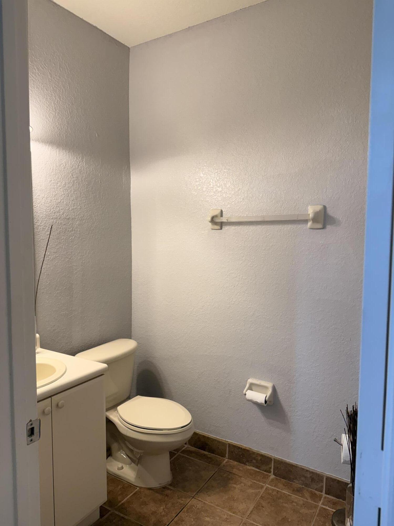 F10549021 Property Photo 11