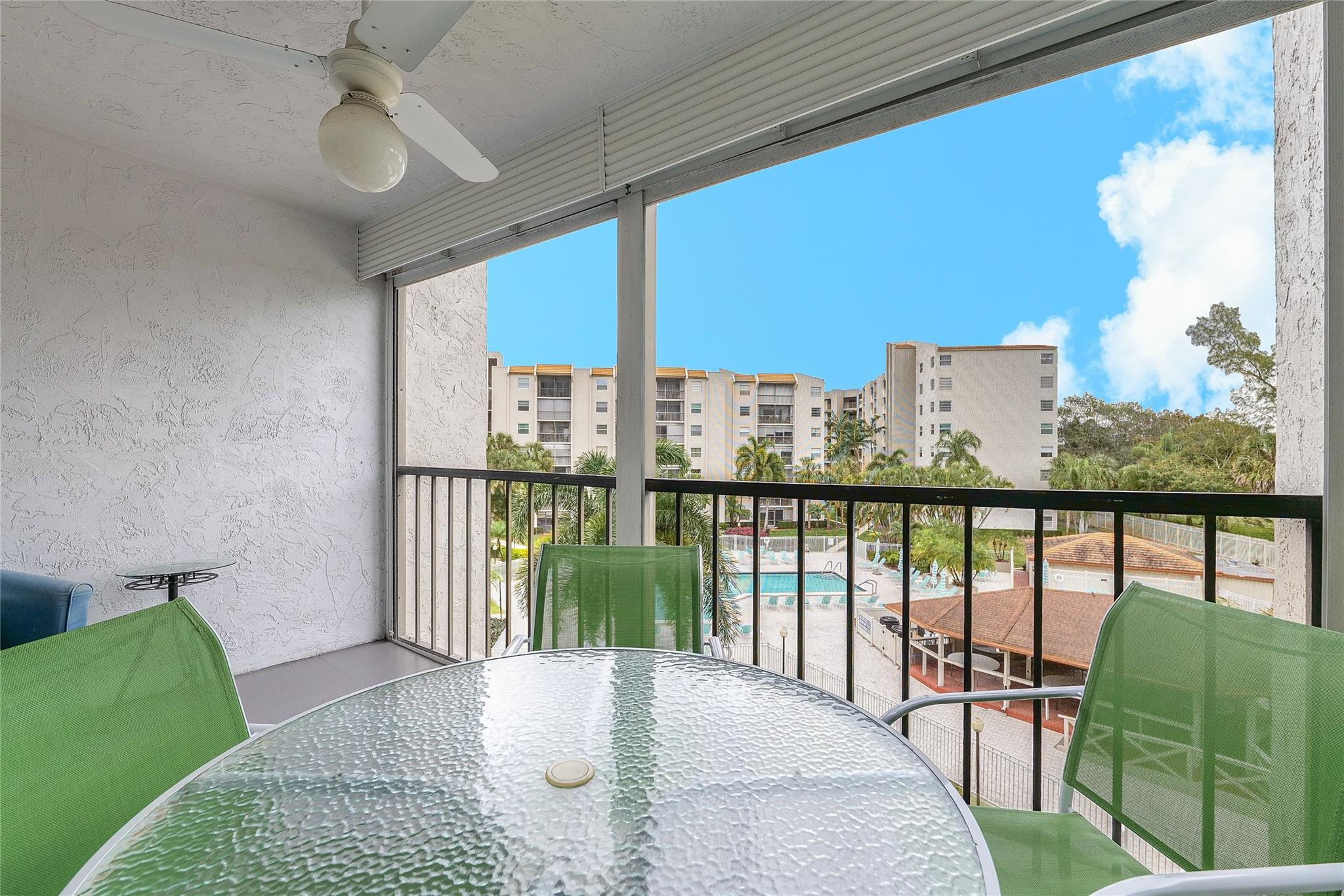 3920 Inverrary Boulevard 404-c Property Photo 2