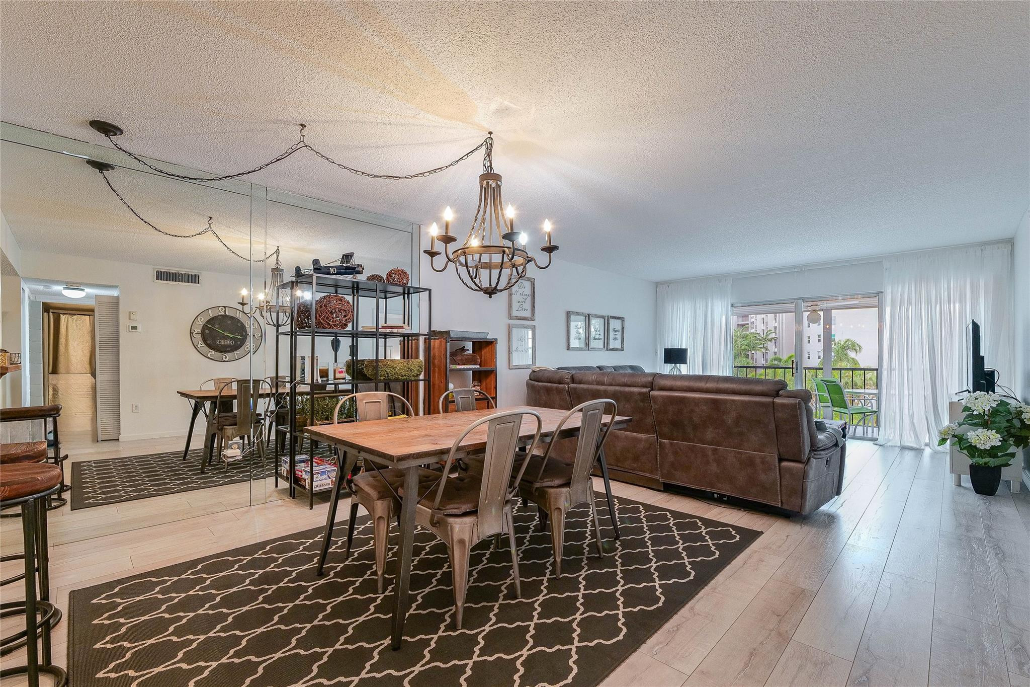 3920 Inverrary Boulevard 404-c Property Photo 7