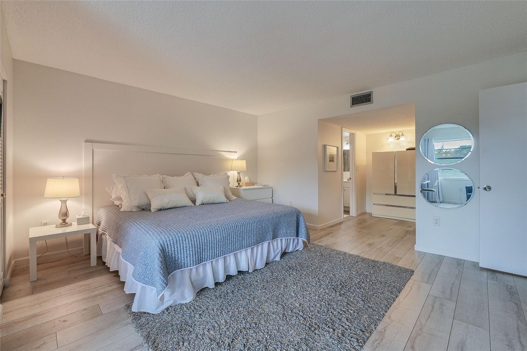 3920 Inverrary Boulevard 404-c Property Photo 17