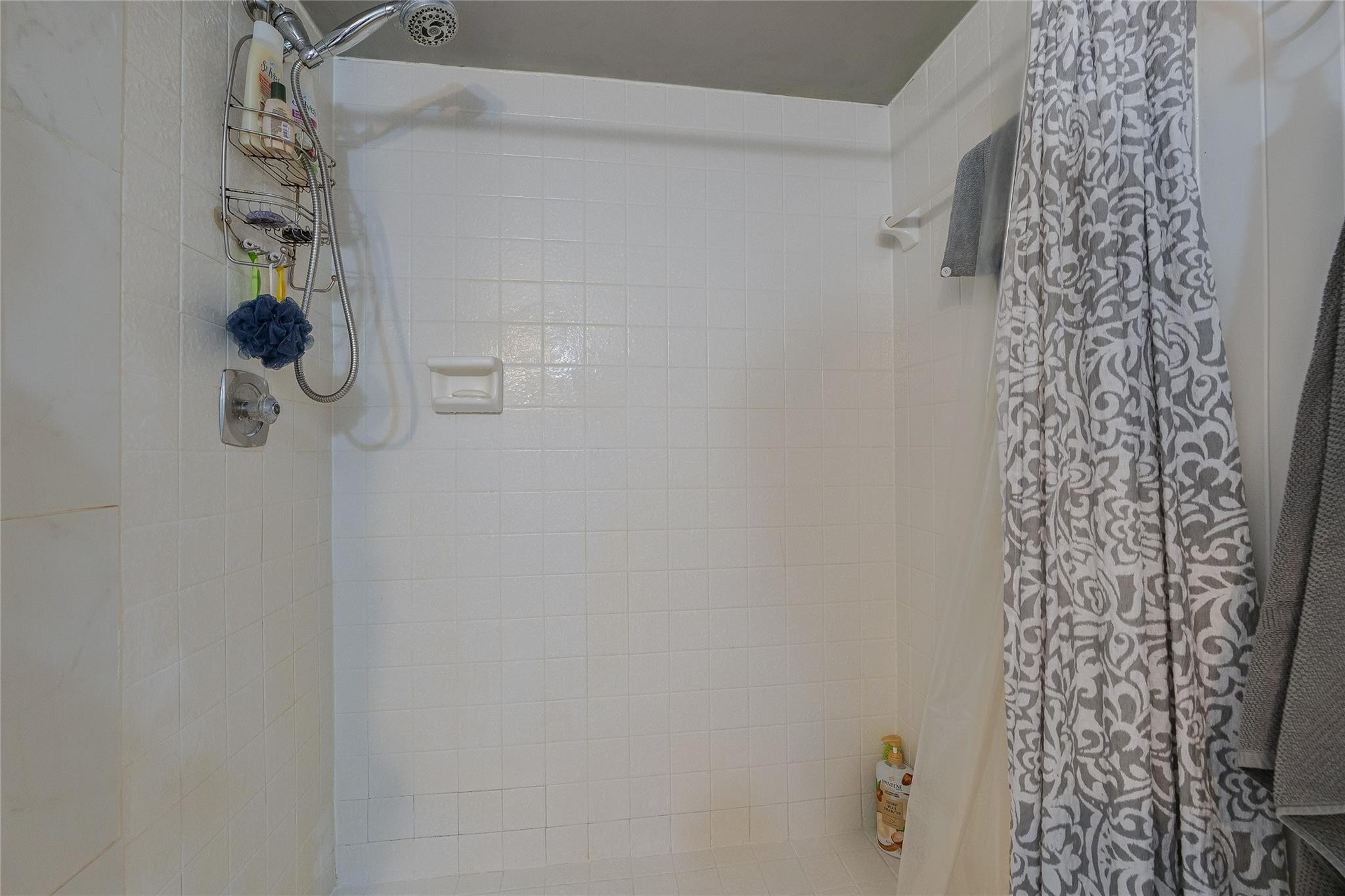 3920 Inverrary Boulevard 404-c Property Photo 22