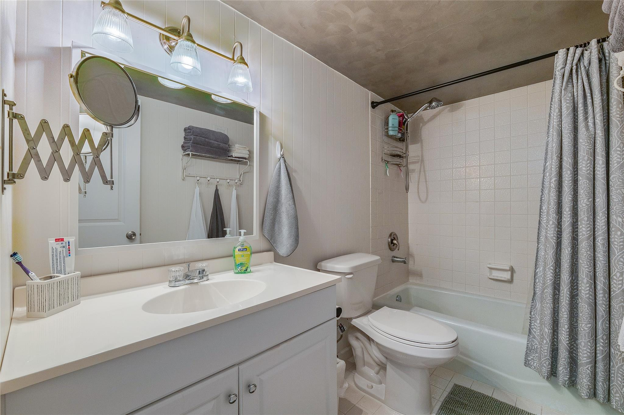3920 Inverrary Boulevard 404-c Property Photo 25