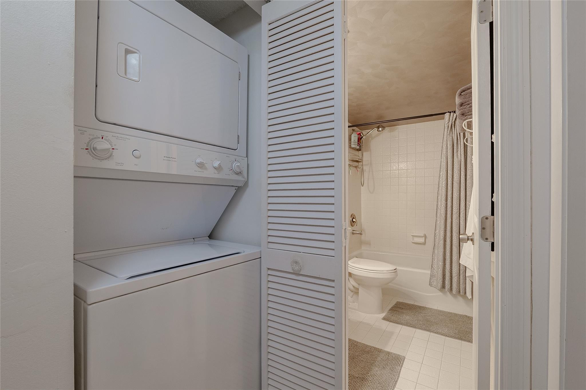 3920 Inverrary Boulevard 404-c Property Photo 28