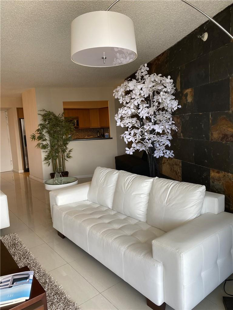 3500 Mystic Pointe Drive 2607 Property Photo 6