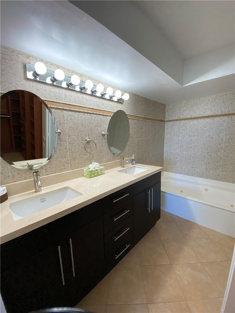 3500 Mystic Pointe Drive 2607 Property Photo 11