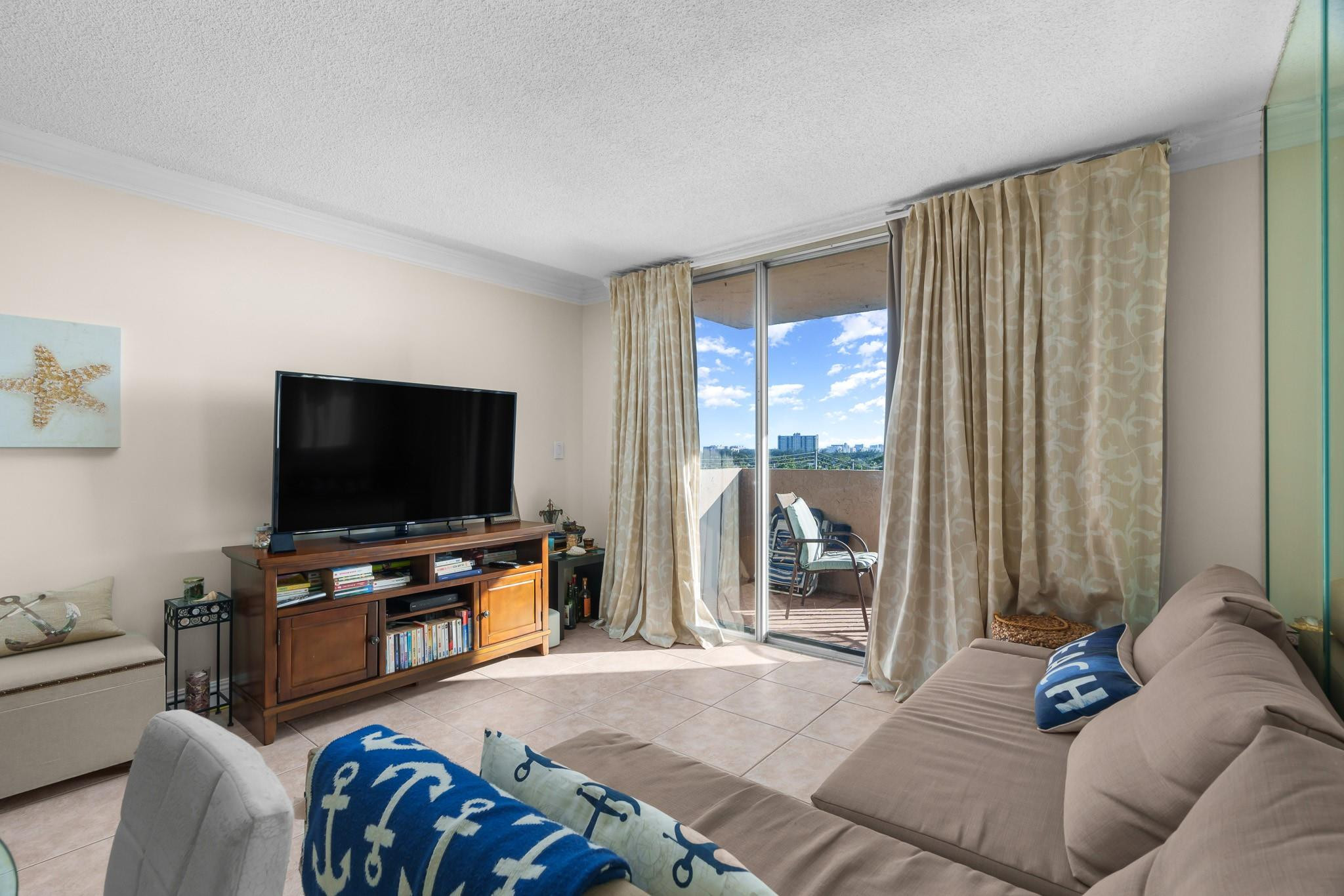 777 S Federal Hy 811-d Property Photo 9
