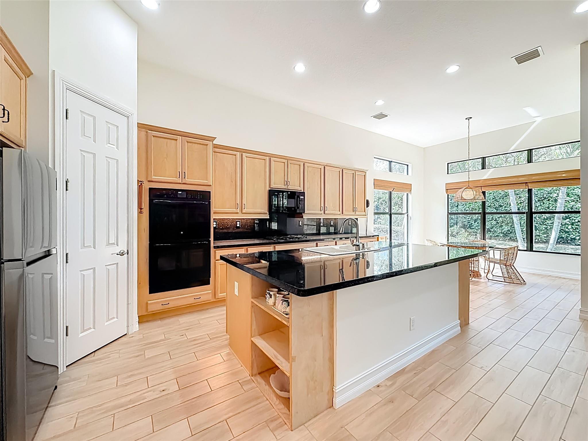 9657 Kalmar Circle Property Photo 11
