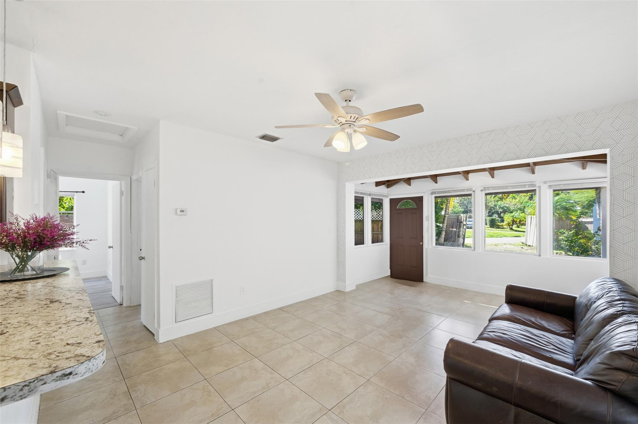 1435 Sw 5th Court Property Photo 9