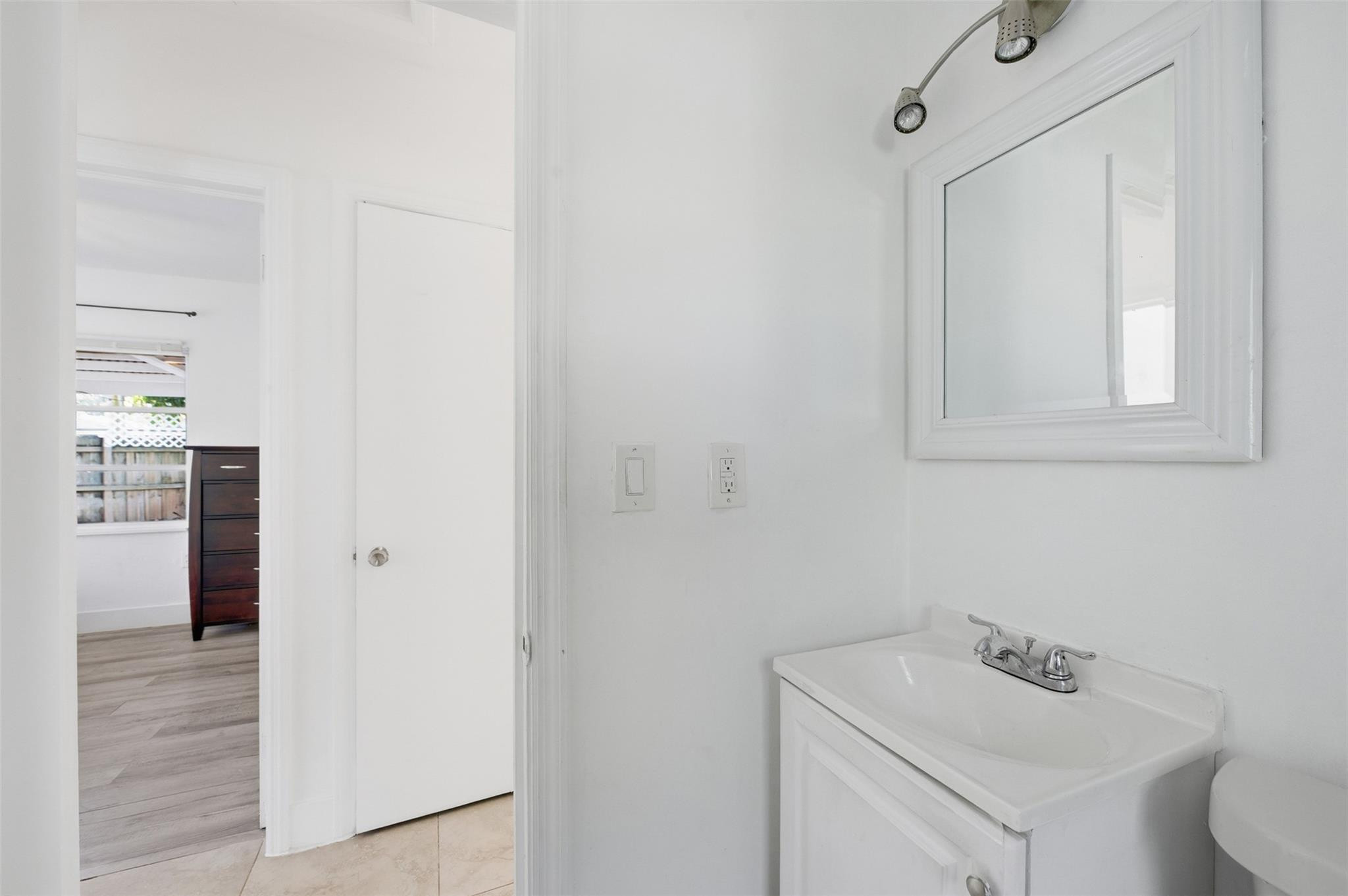 1435 Sw 5th Court Property Photo 13