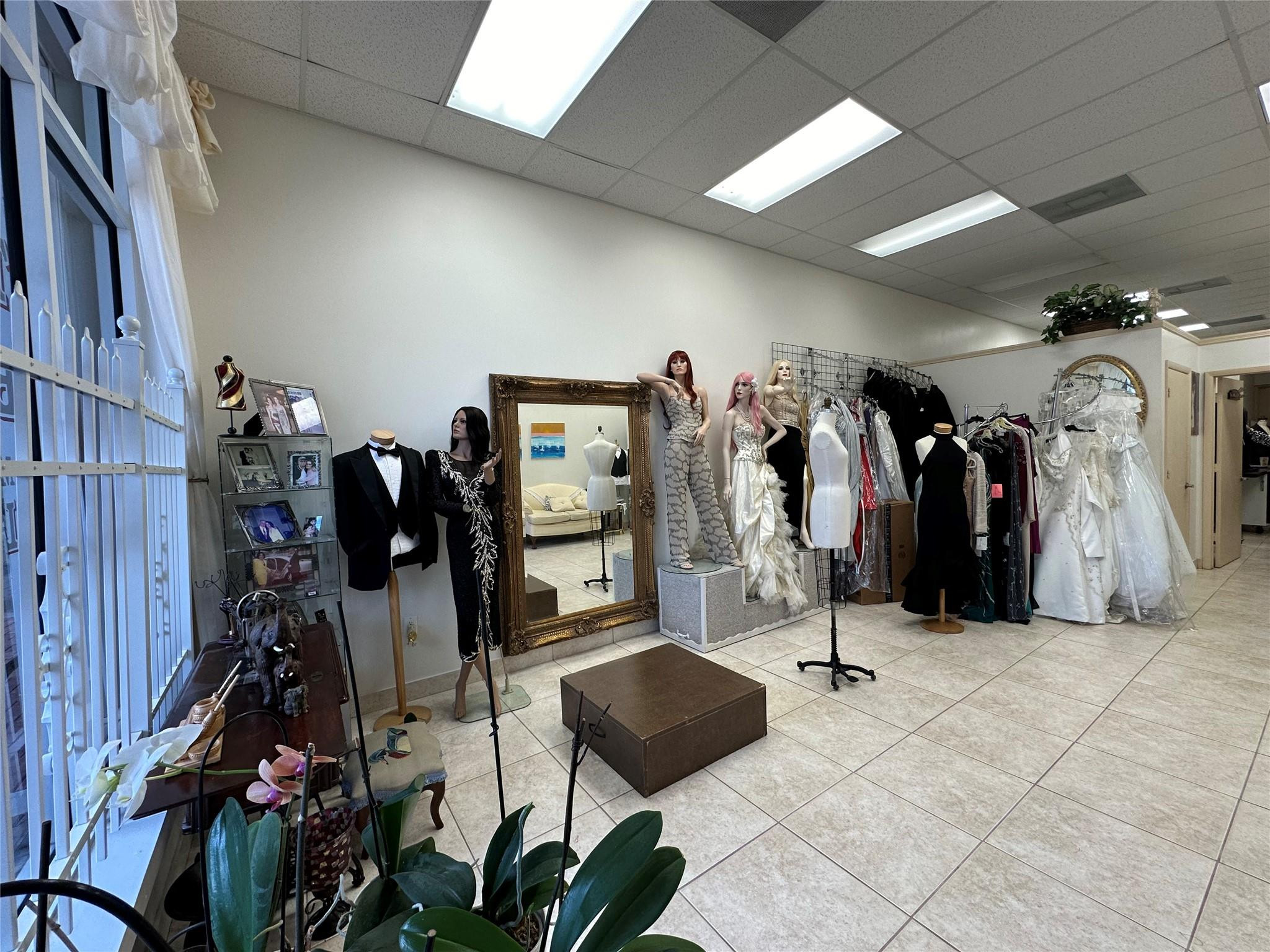 F10549891 Property Photo 2