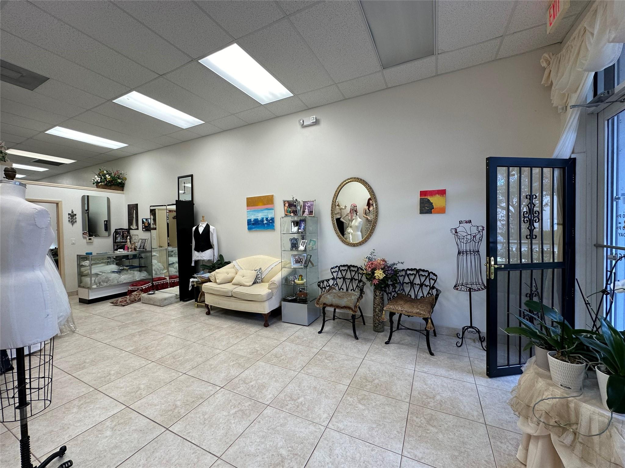 F10549891 Property Photo 3