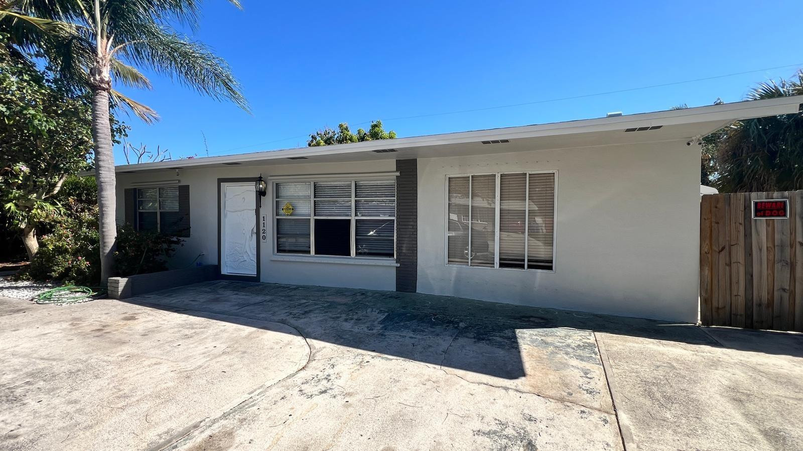 1120 Ne 23rd Place Property Photo 1
