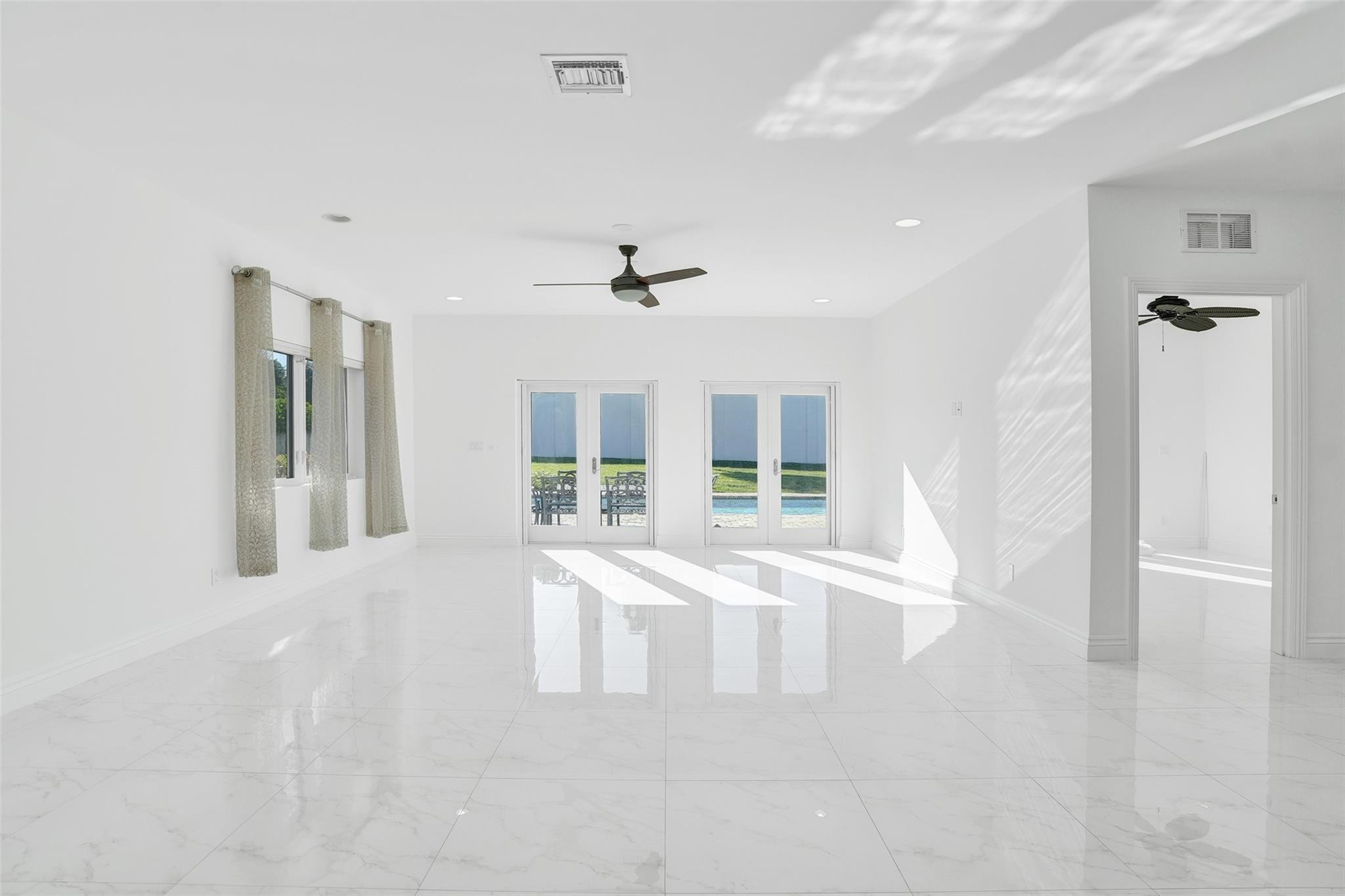 26 Cayuga Road Property Photo 10
