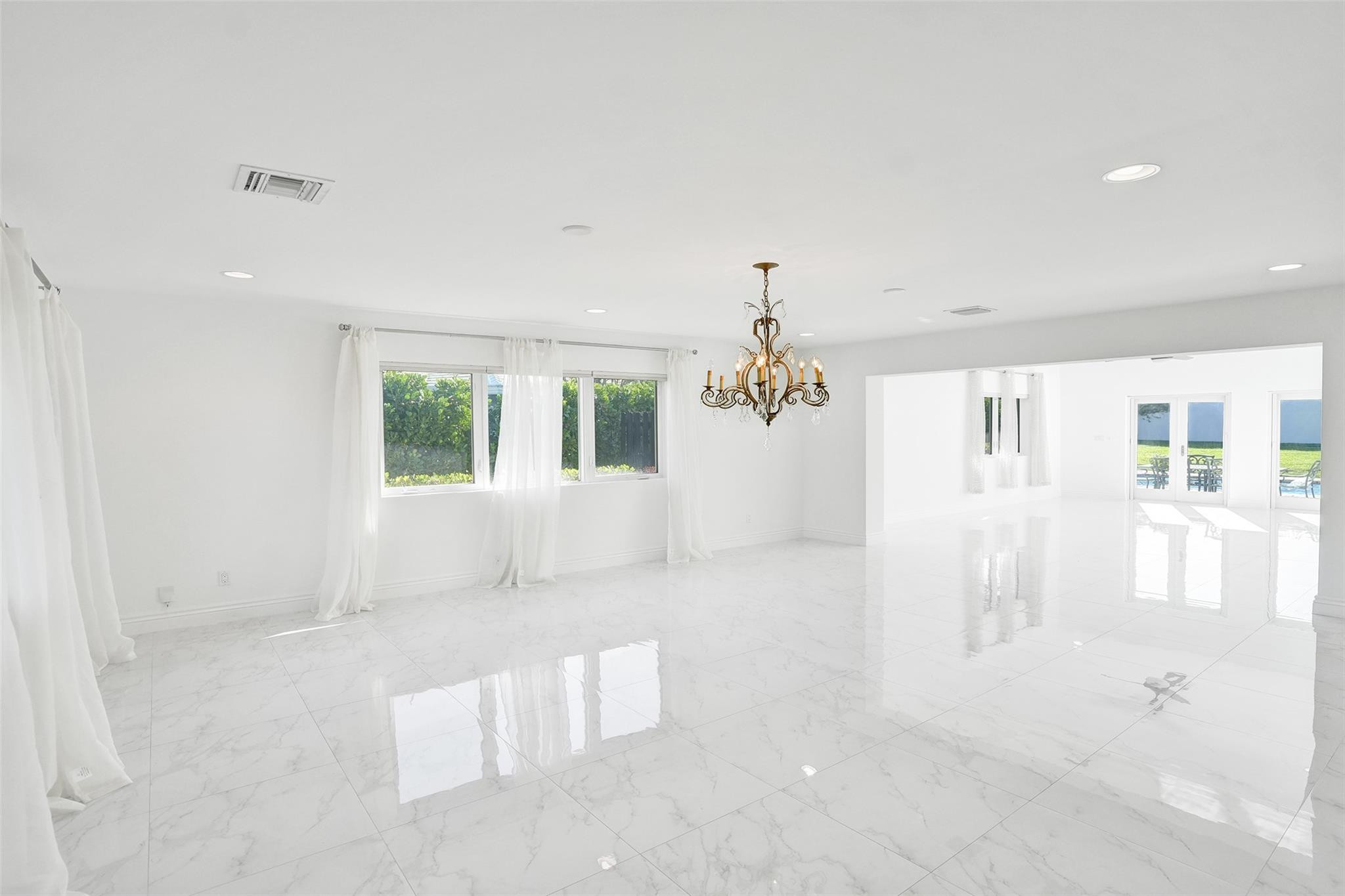 26 Cayuga Road Property Photo 11