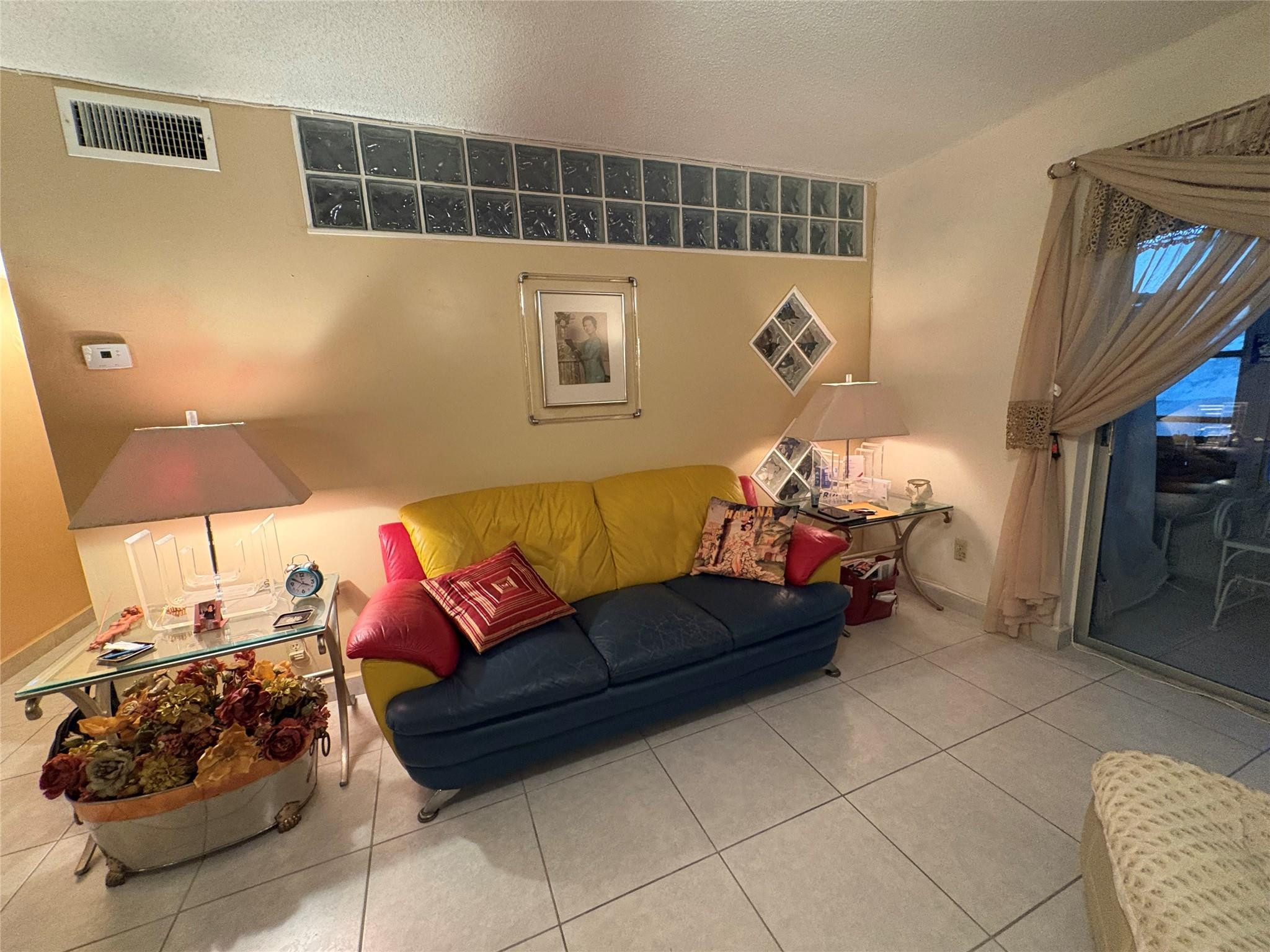 F10550205 Property Photo 5