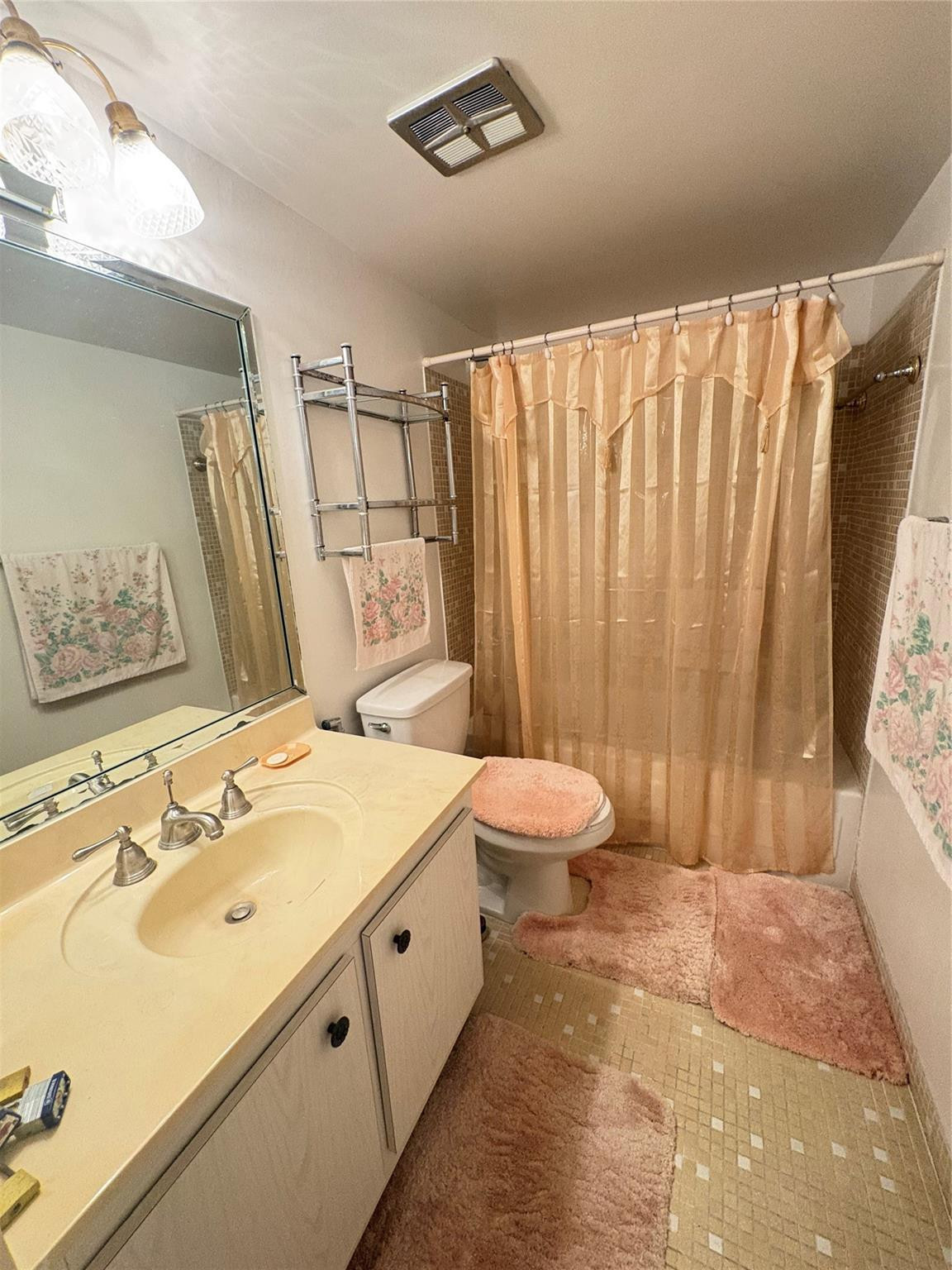F10550205 Property Photo 17