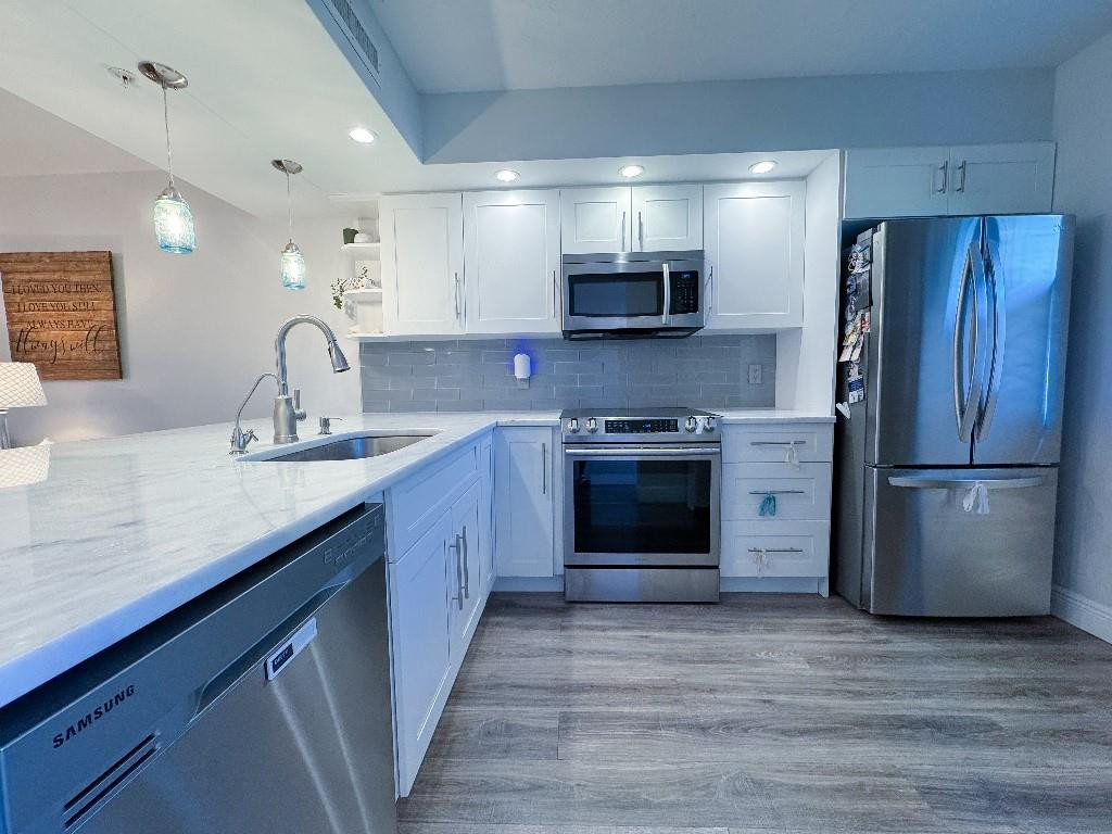 901 Seafarer Circle 101 Property Photo 6