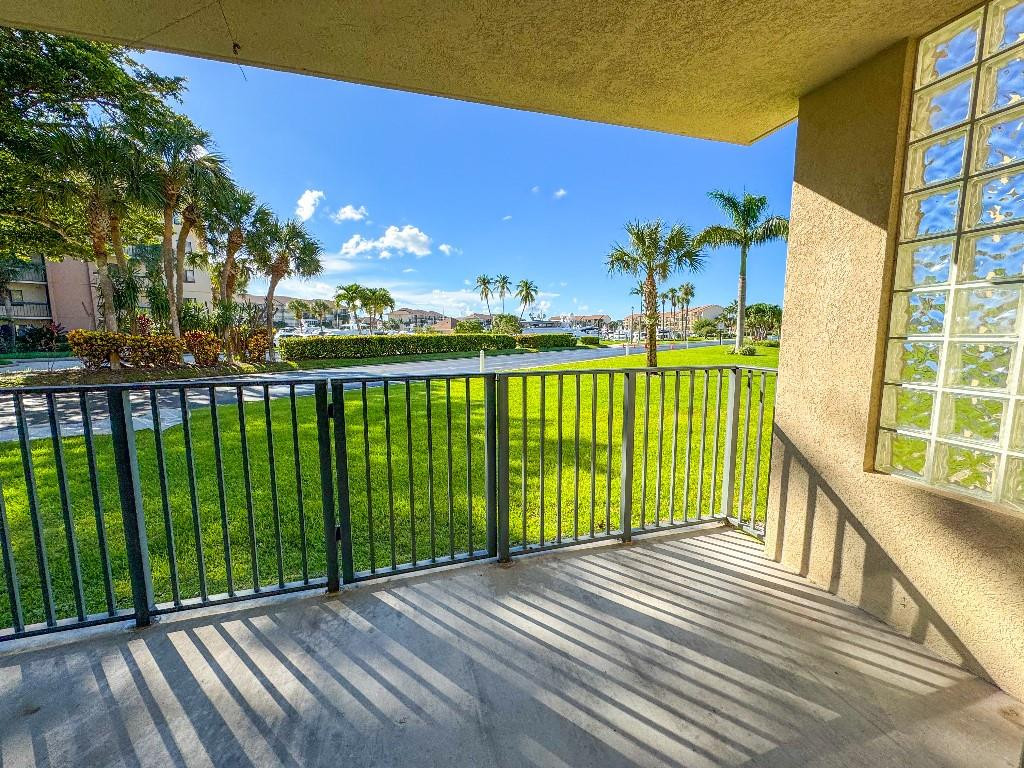 901 Seafarer Circle 101 Property Photo 20