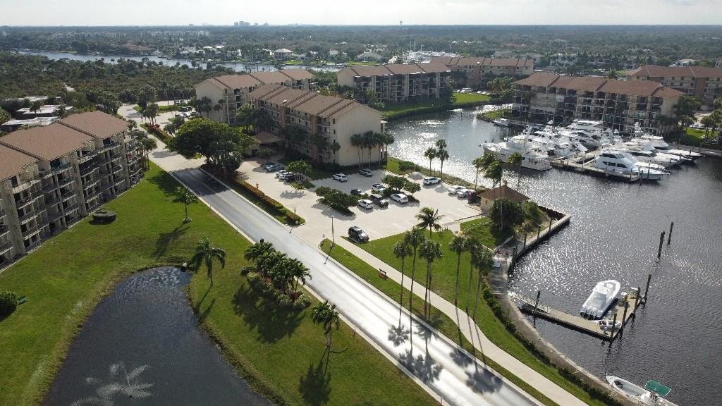 901 Seafarer Circle 101 Property Photo 28