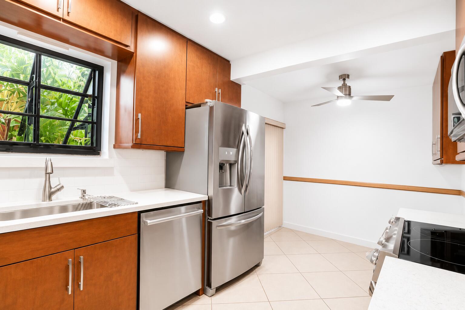 16131 Laurel Drive 33 Property Photo 6