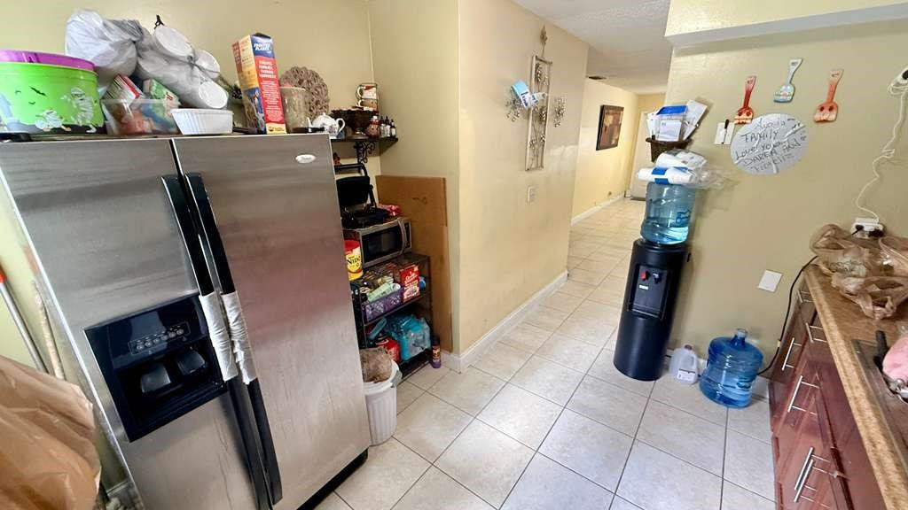 280 Ne 40th Court Property Photo 5