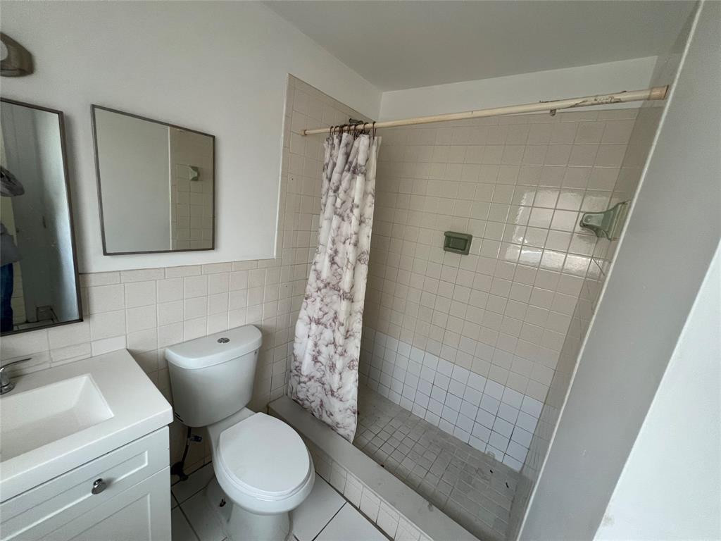 230 Sw 1st Street G-8 Property Photo 9
