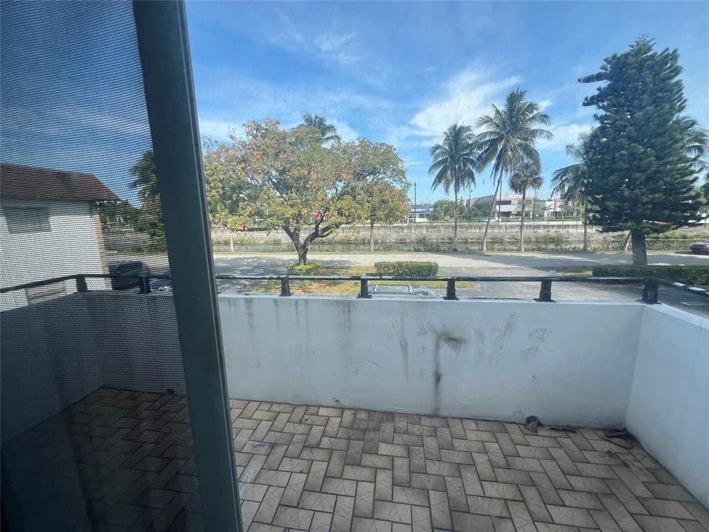 230 Sw 1st Street G-8 Property Photo 12