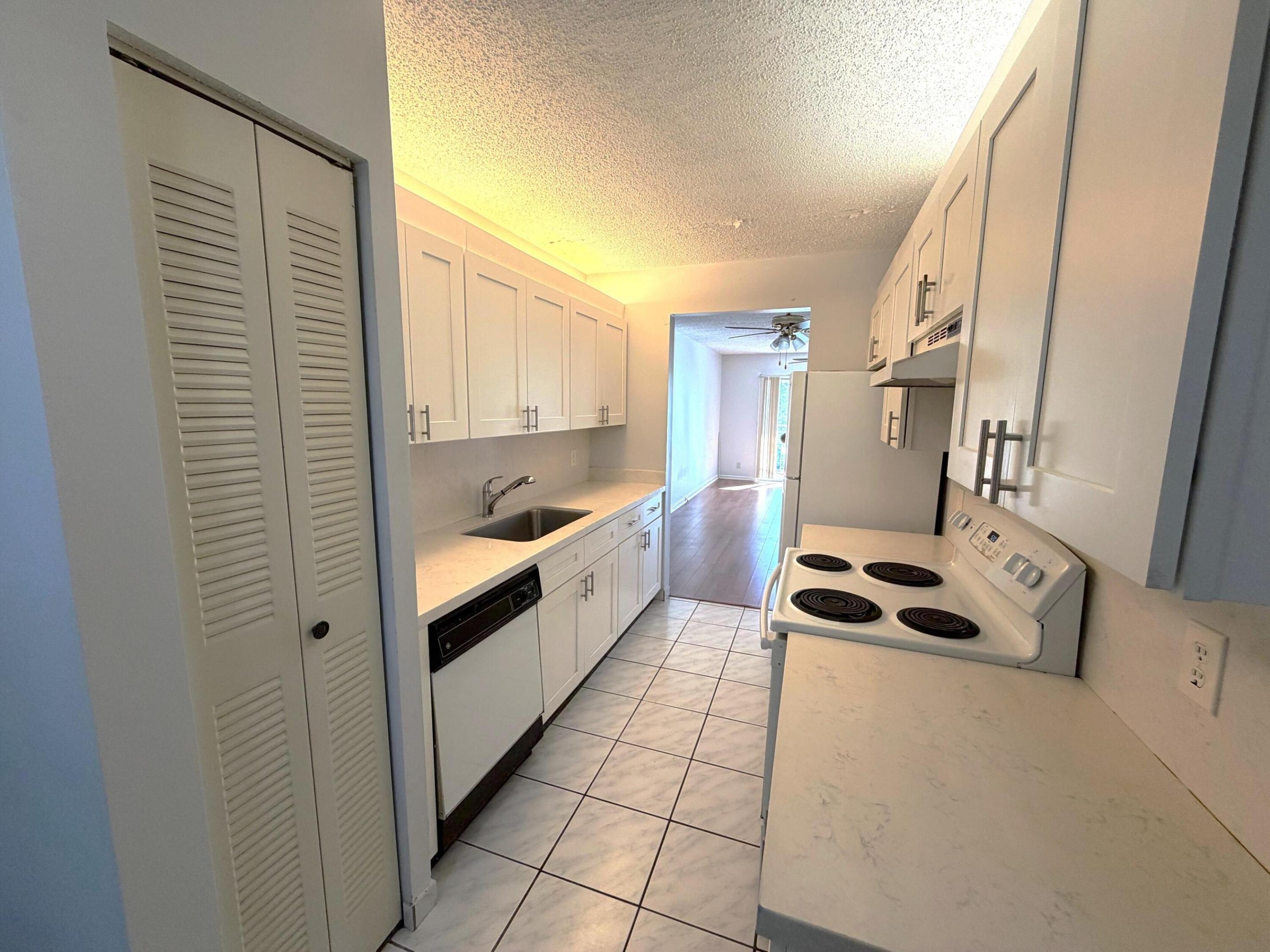 1200 Sw 130th Avenue 210-g Property Photo 6
