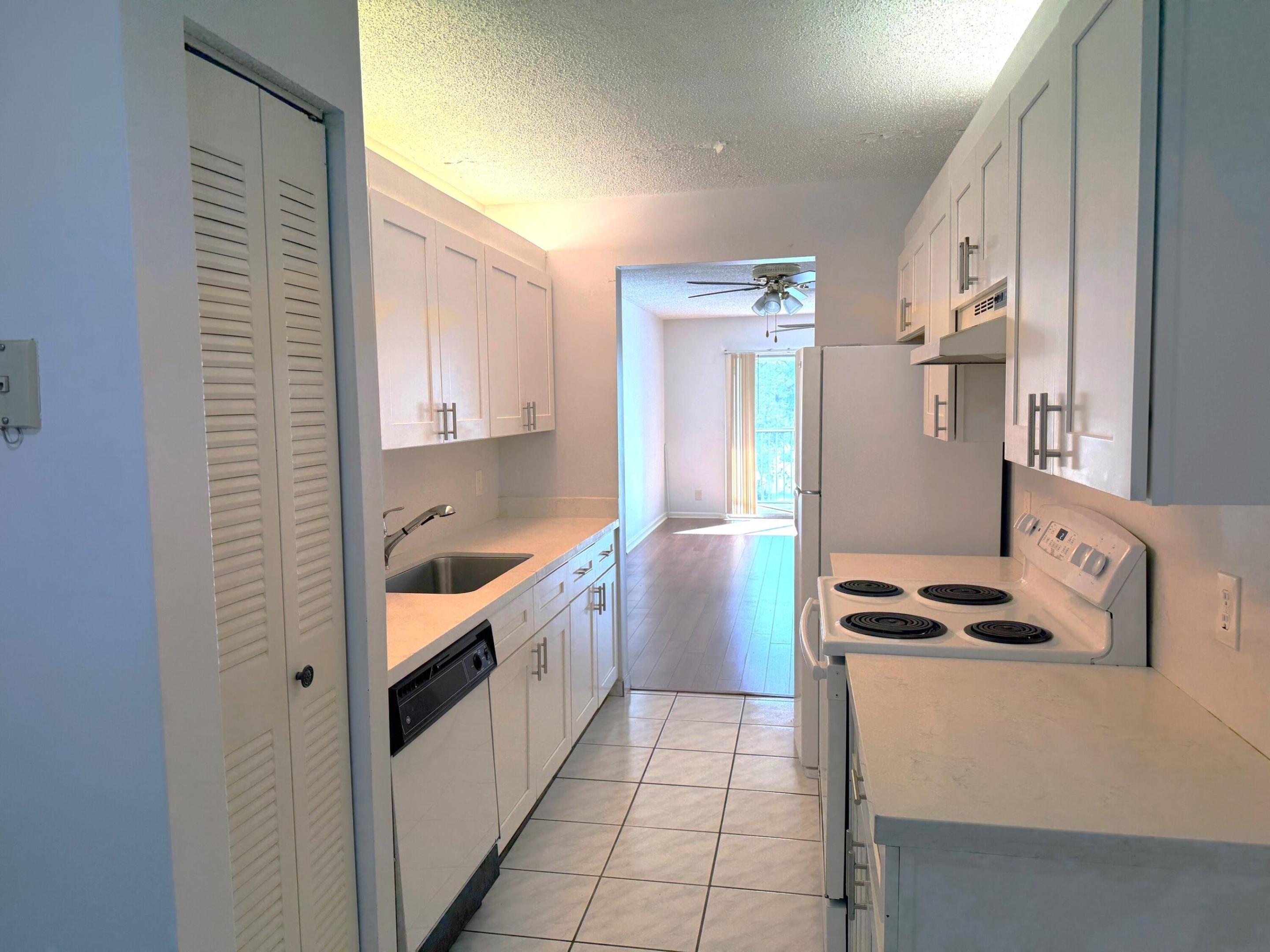 1200 Sw 130th Avenue 210-g Property Photo 7