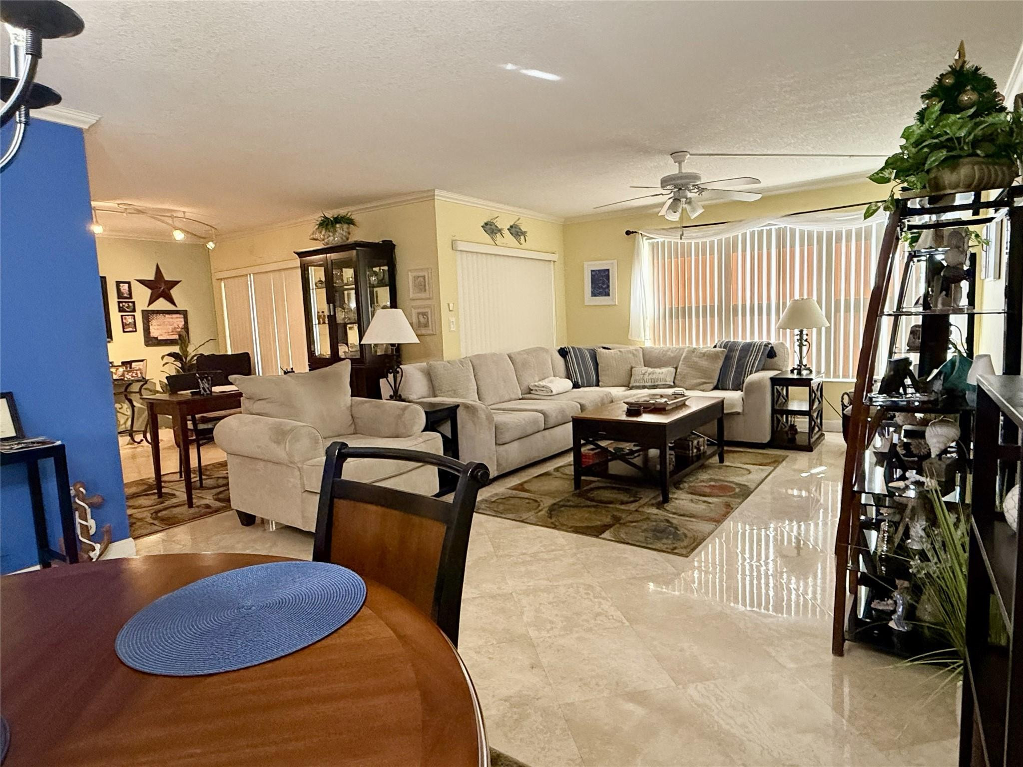 2304 S Cypress Bend Drive 615 Property Photo 4