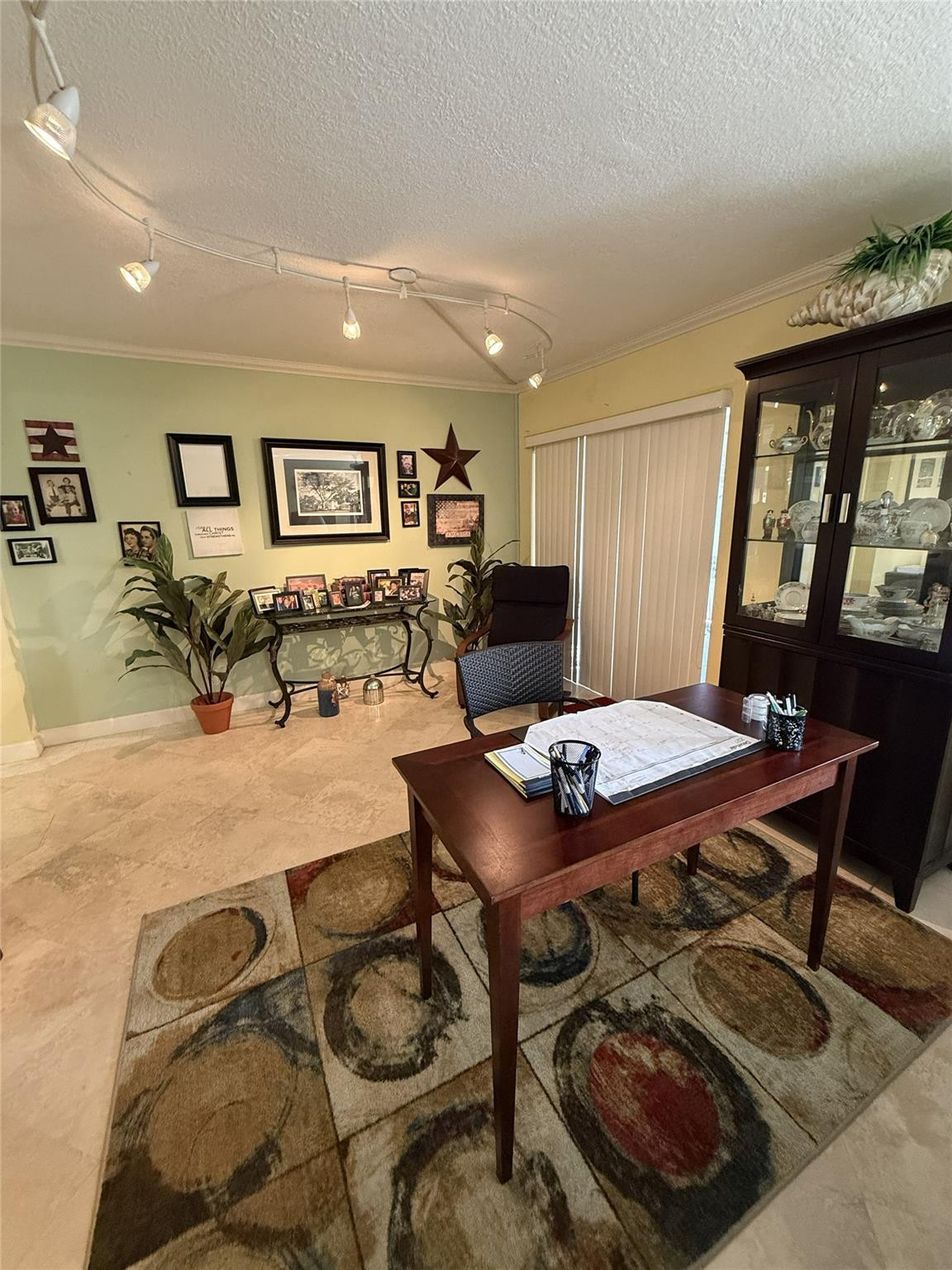 2304 S Cypress Bend Drive 615 Property Photo 6