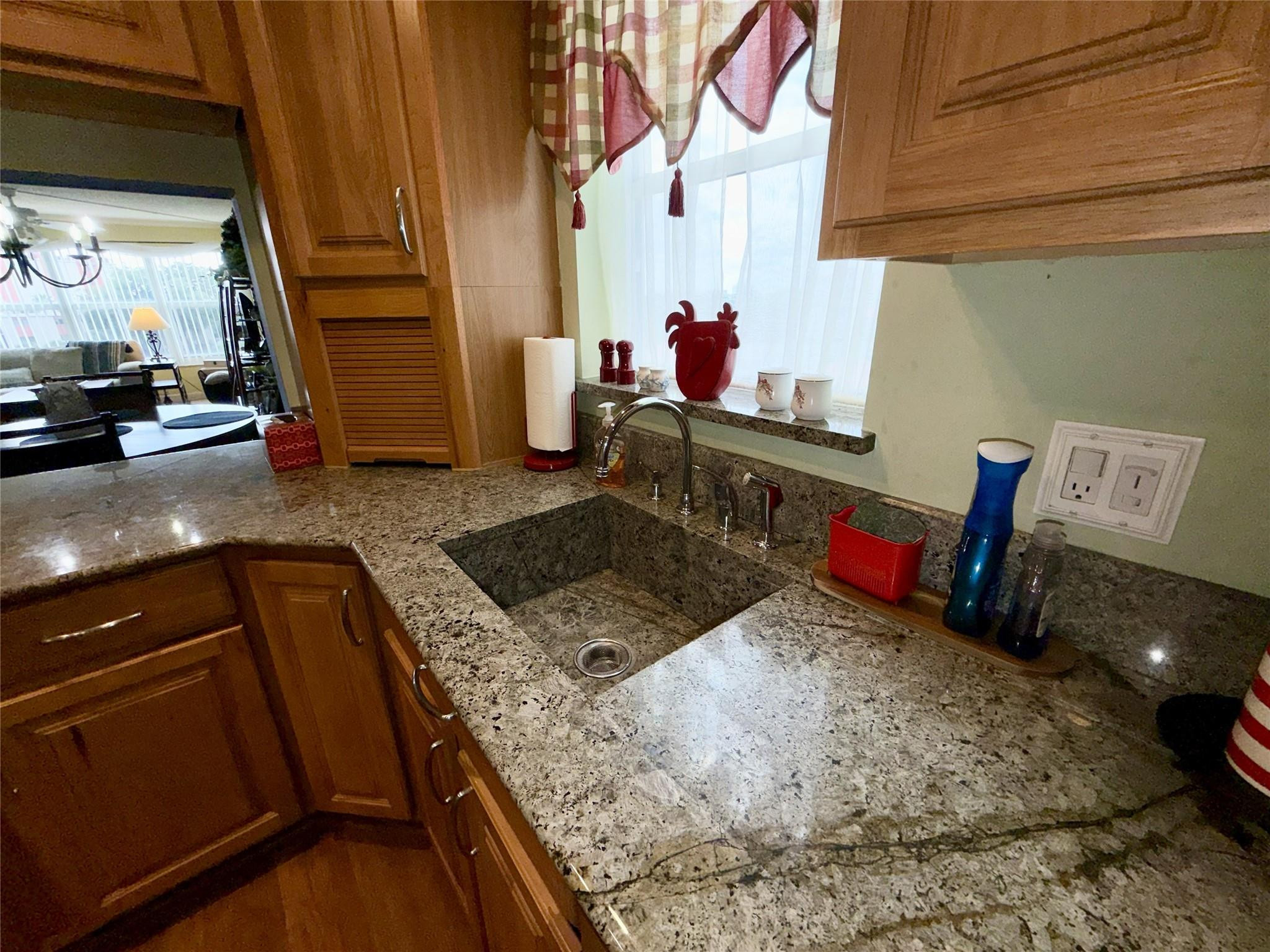 2304 S Cypress Bend Drive 615 Property Photo 7