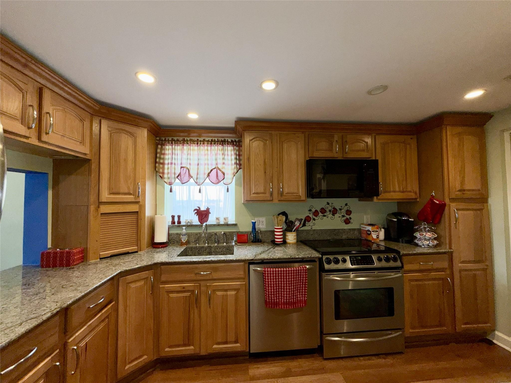 2304 S Cypress Bend Drive 615 Property Photo 8