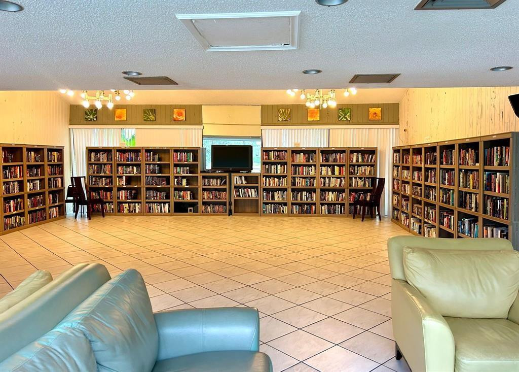 2304 S Cypress Bend Drive 615 Property Photo 24