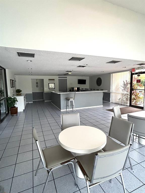 2304 S Cypress Bend Drive 615 Property Photo 30