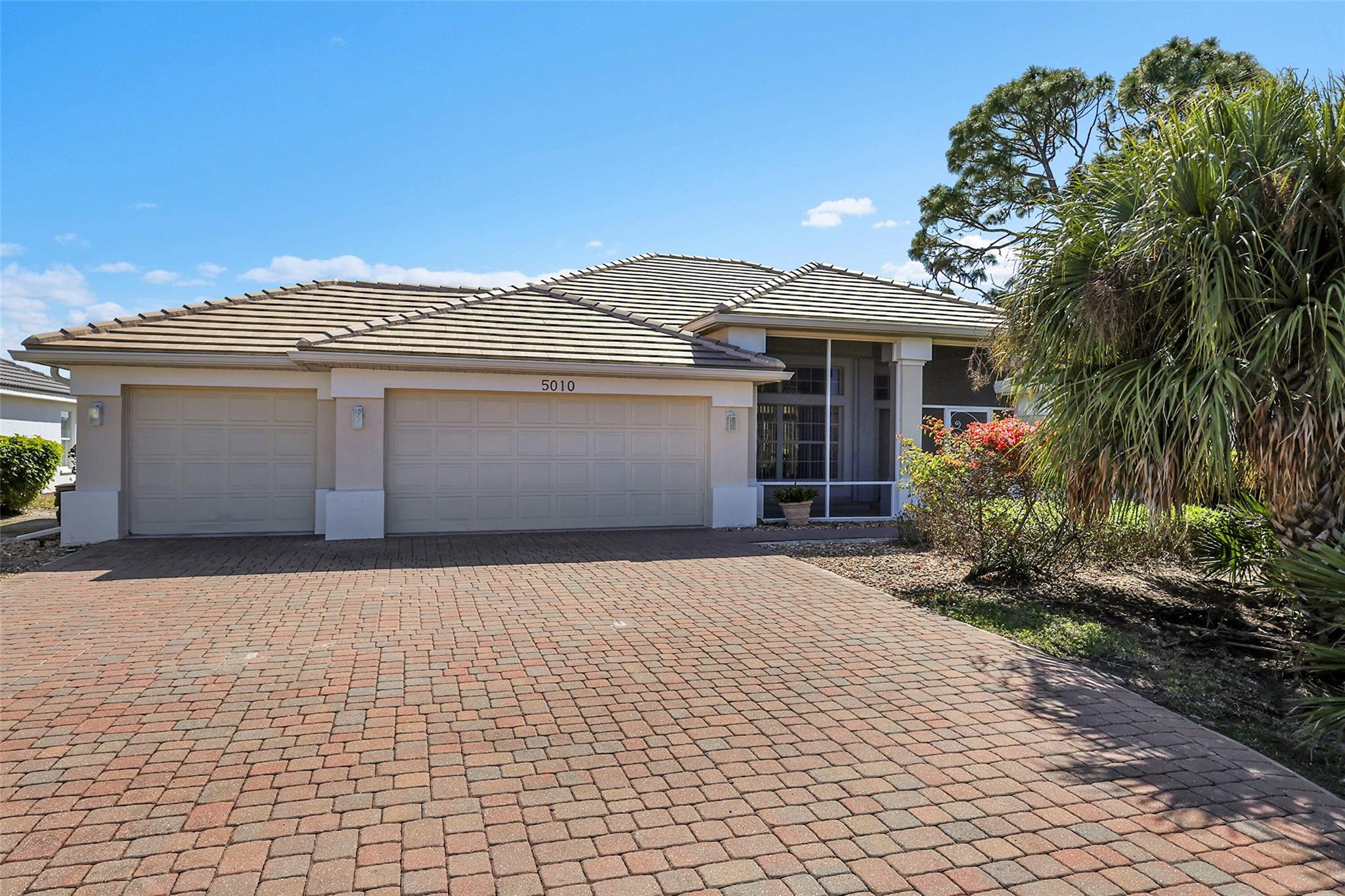 5010 Key Largo Lane Property Photo 3