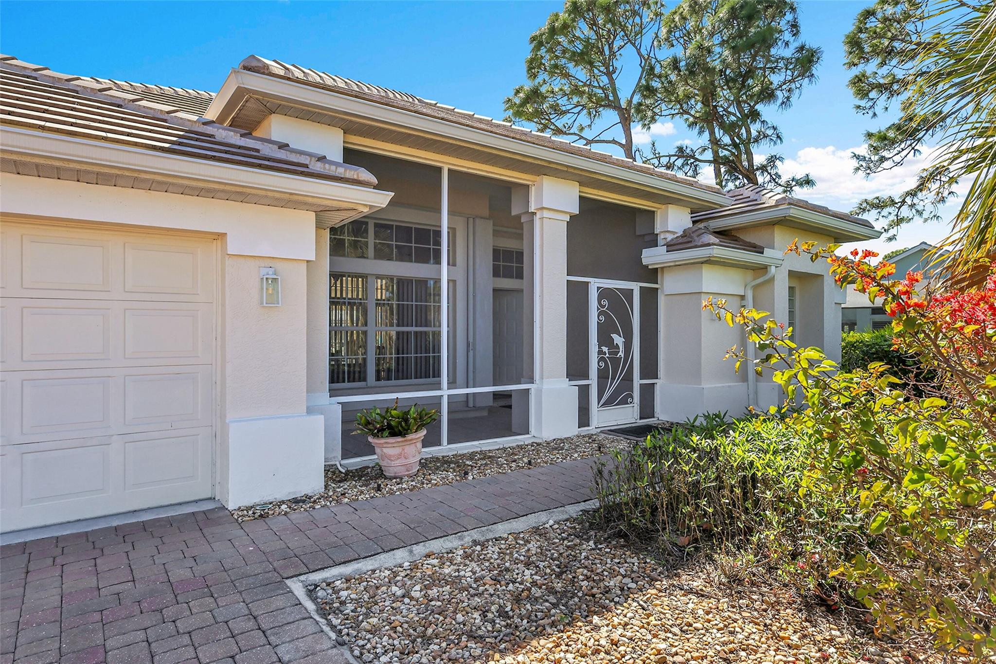 5010 Key Largo Lane Property Photo 4