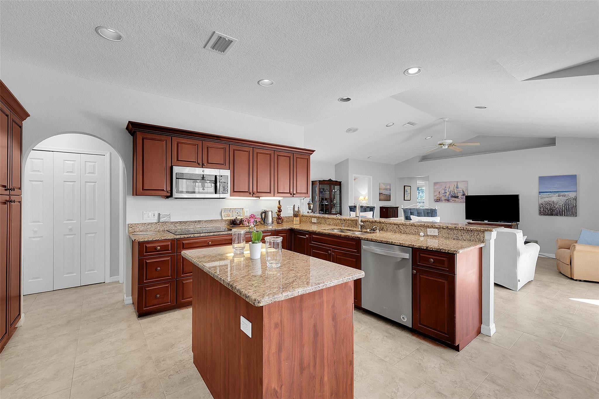 5010 Key Largo Lane Property Photo 18