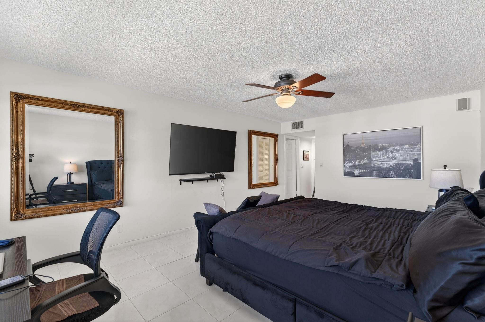 1149 Hillsboro Mile 1007 Property Photo 32