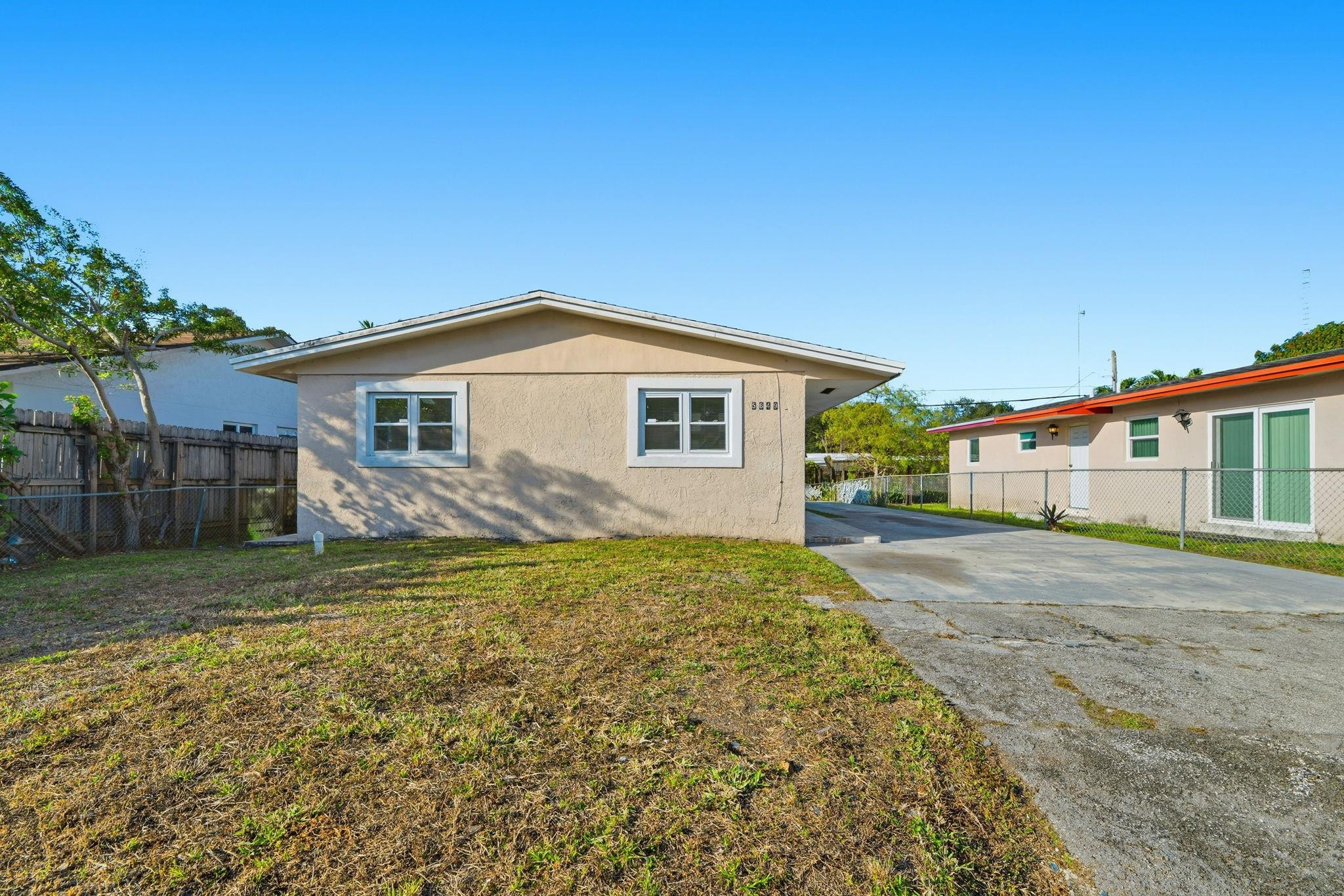 5649 Sw 36th Court Property Photo 1