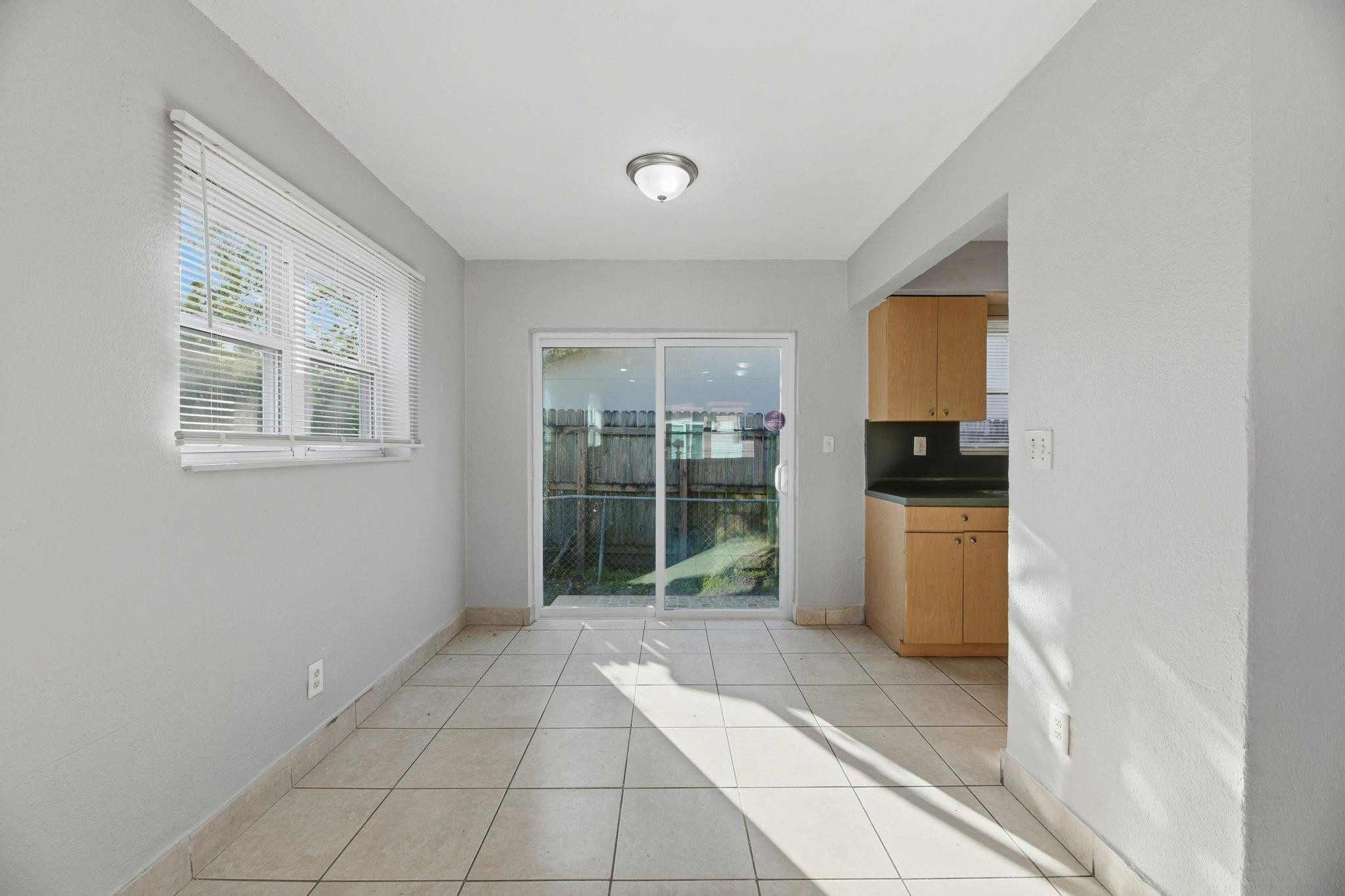 5649 Sw 36th Court Property Photo 7