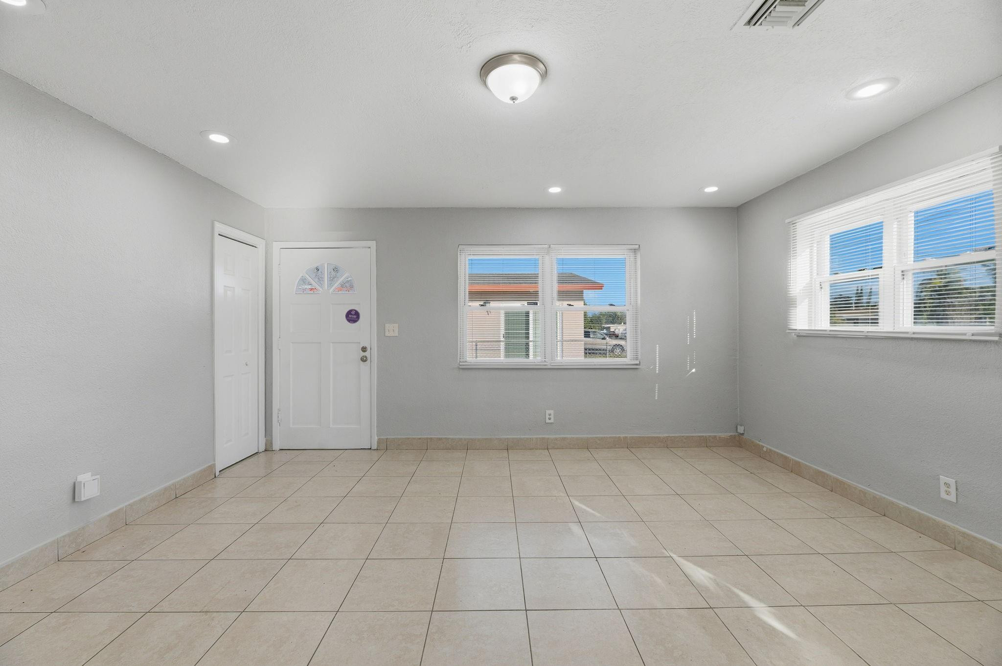 5649 Sw 36th Court Property Photo 11